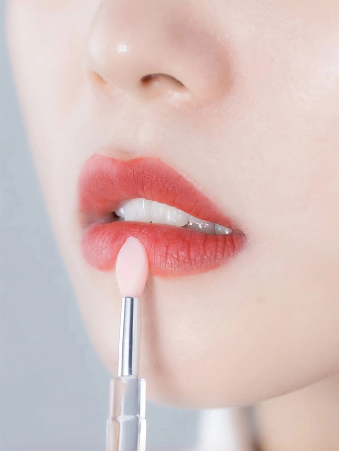 Lip Brush,3Pcs Silicone Covered Lip Brush, Portable Lipstick Brush Cosmetic Brush Makeup Tools,Giveaways