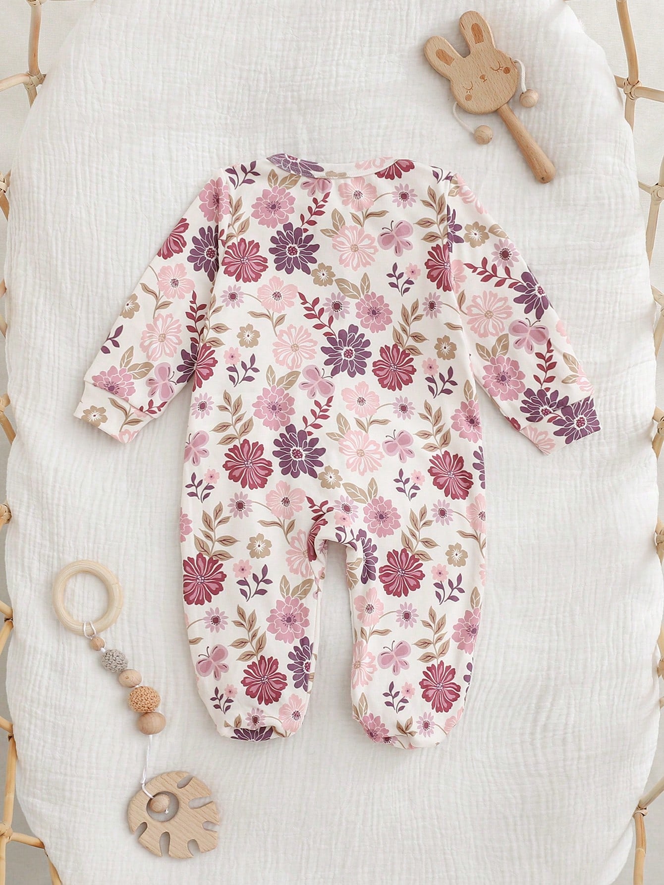 Loomiva Newborn Baby Girl Sweet Bow & Heart Pink Pattern Soft Knit Round Neck Long Sleeve Home Bodysuit & Pants 3 Pcs, Get 1pc Random