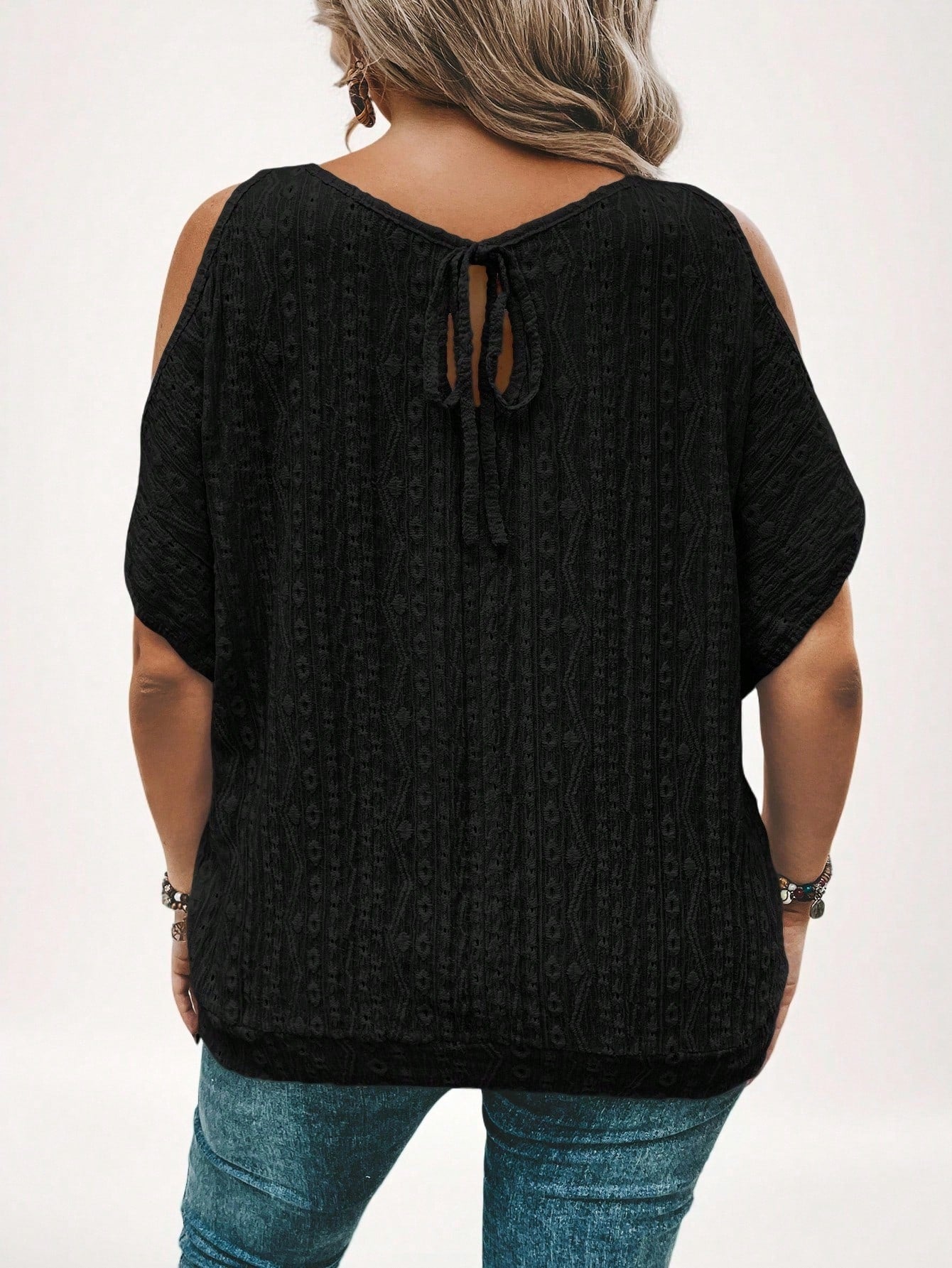 LUNE Plus Cold Shoulder Batwing Sleeve Tee