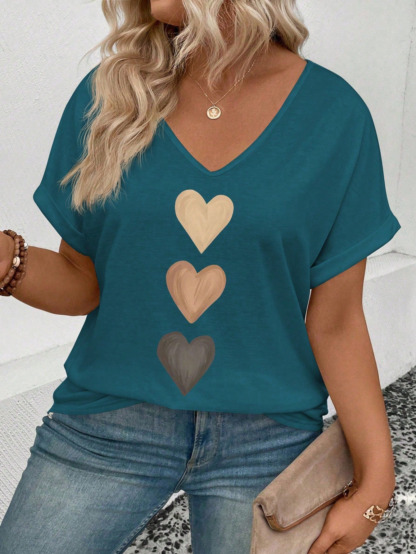 LUNE Women's V-Neck Cuffed Sleeve, Ombre Heart Print Casual Versatile T-Shirt, Spring/Summer
