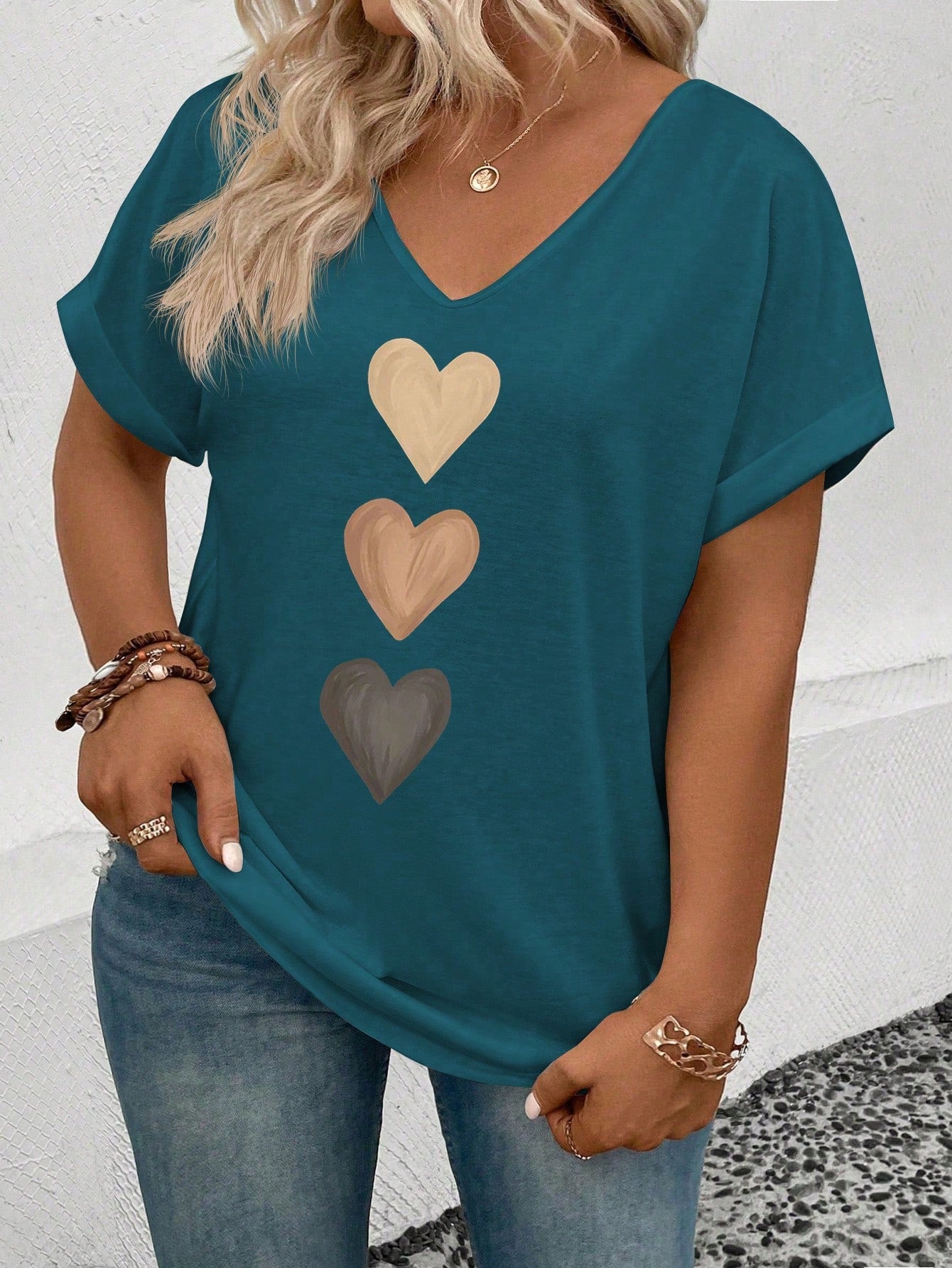 LUNE Women's V-Neck Cuffed Sleeve, Ombre Heart Print Casual Versatile T-Shirt, Spring/Summer