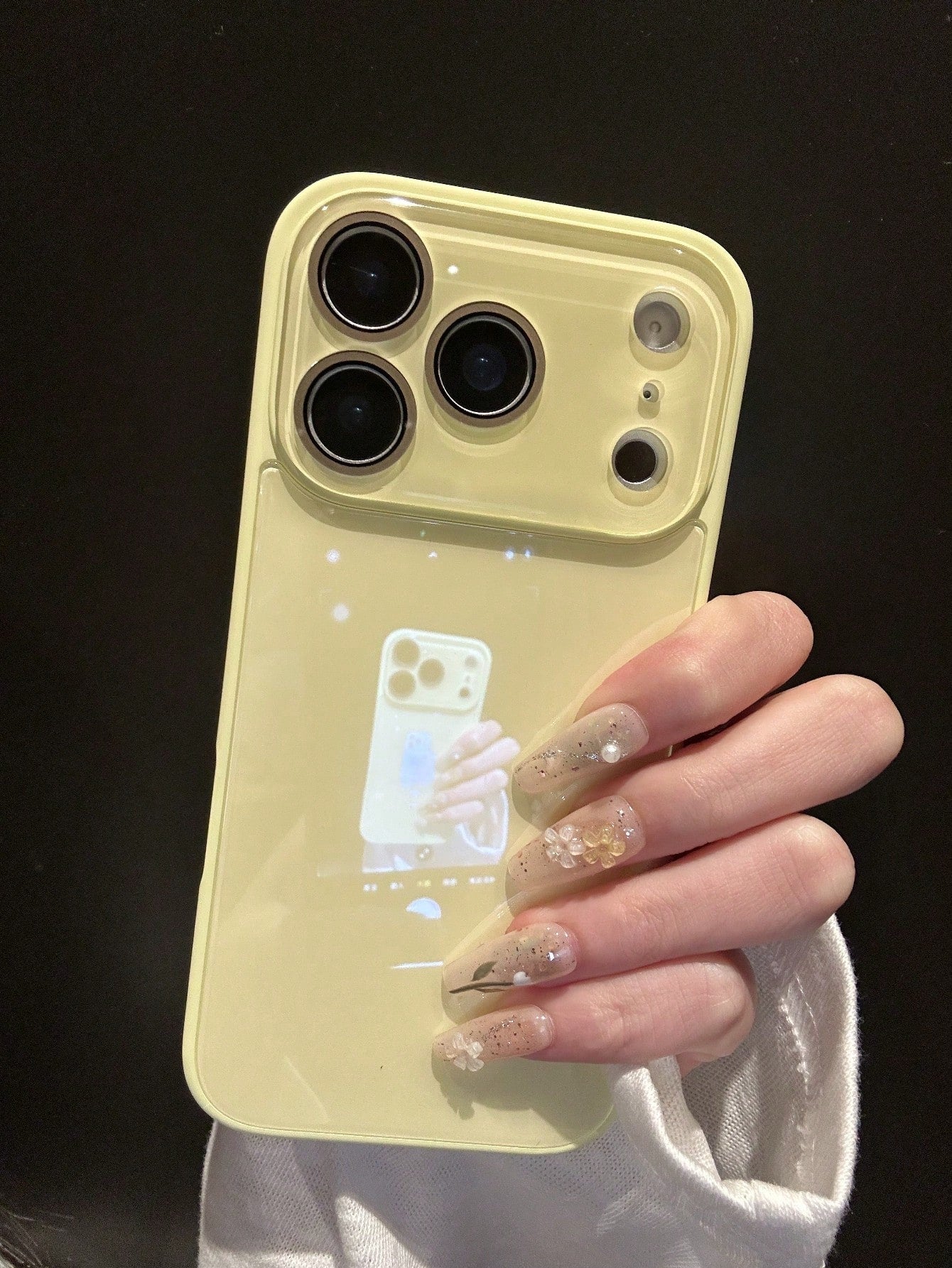 Luxury Solid Color Glossy Glass Phone Case Compatible With IPhone 17 Pro Max, 16, 15, 14, 13, 12, 11 Pro Max, Lens Protection, Minimalist Solid Color Cute & Elegant Phone Case Compatible With IPhone 1