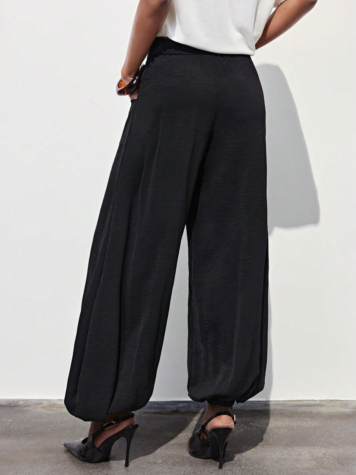 Maija Women's Solid Color Pocket Casual Loose Tapered Pants