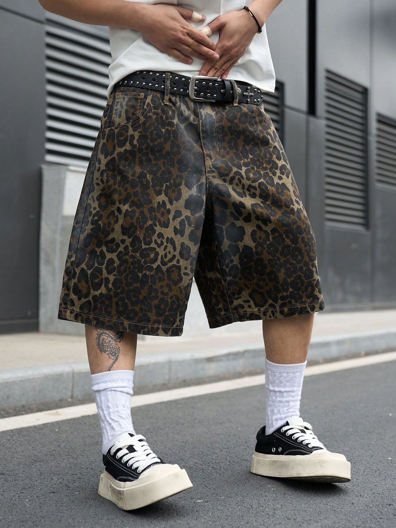Manfinity EMRG Plus Size Men's Street Fashion Casual Camouflage Leopard Print Distressed Denim Shorts