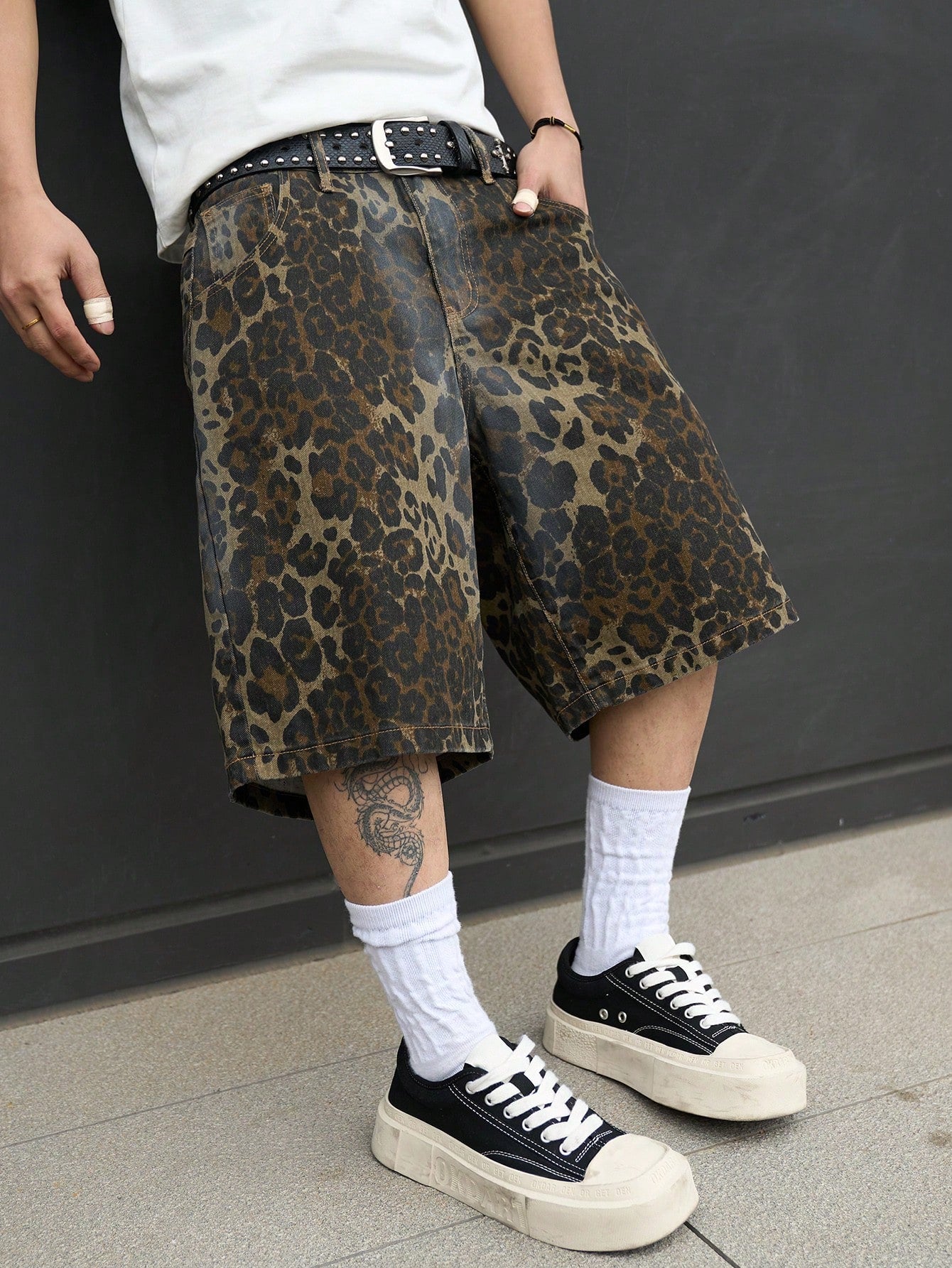 Manfinity EMRG Plus Size Men's Street Fashion Casual Camouflage Leopard Print Distressed Denim Shorts