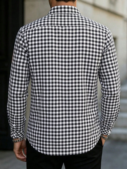 Manfinity Homme Manfinity Men's Black And White Checkered Shirtperfect For Casual Vacations.