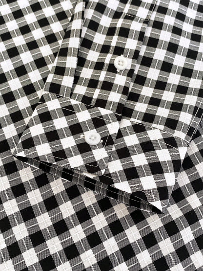 Manfinity Homme Manfinity Men's Black And White Checkered Shirtperfect For Casual Vacations.