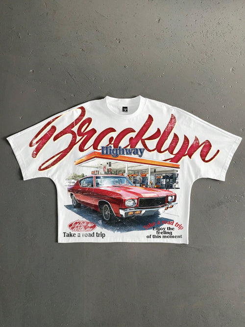 Manfinity Roghcode Retro American Gas Station Shop Print Loose Fit Batwing Sleeve Cropped T-Shirt For Men,White,Summer,Streetwear,City Break,Fashionable Gift For Him