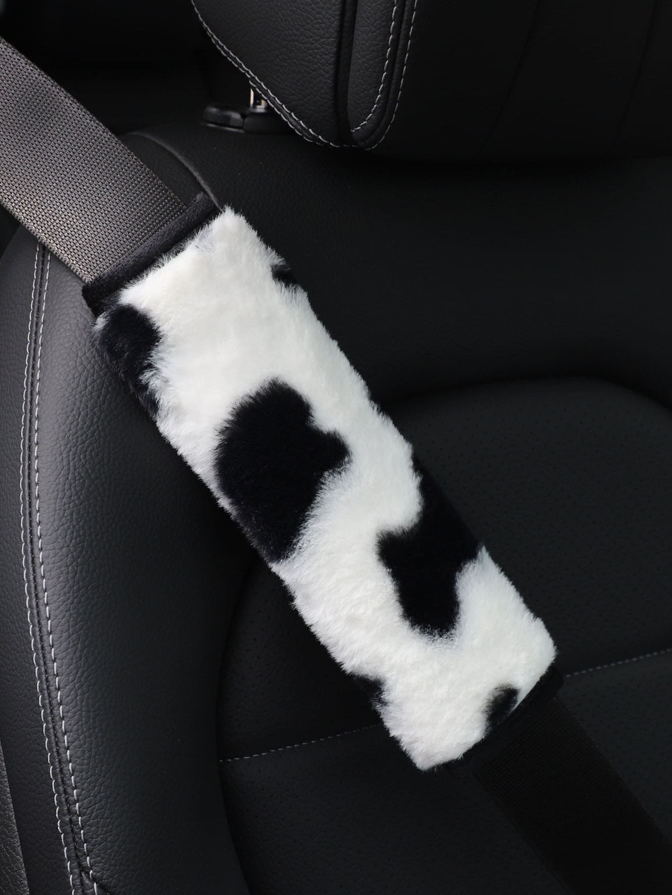 MEIKAXIU 1pc Cow Plush Car Seat Belt Cover Shoulder Pad Decoration
