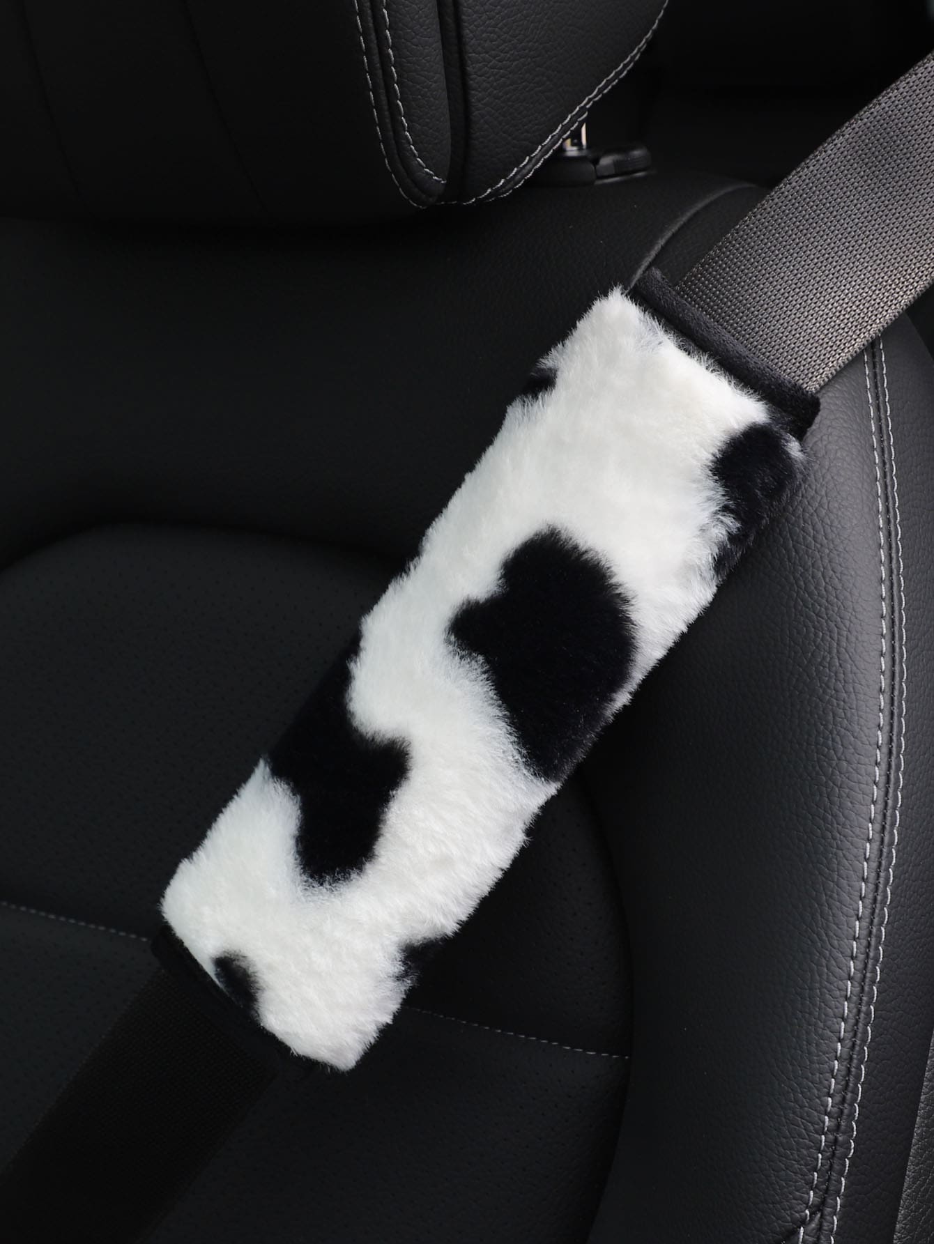 MEIKAXIU 1pc Cow Plush Car Seat Belt Cover Shoulder Pad Decoration