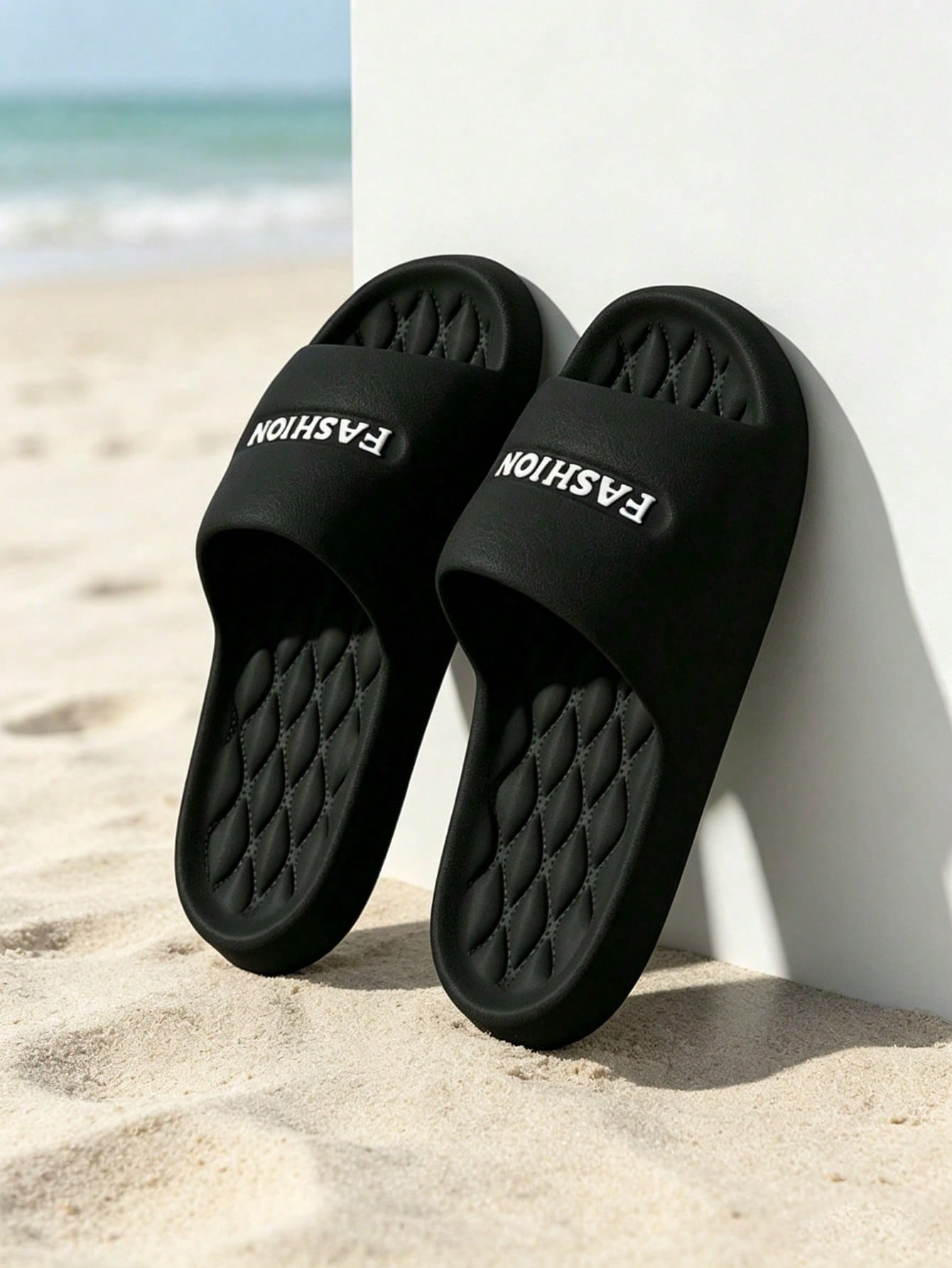 Men's Embossed Fashion Letter Lightweight Open Toe Slide Sandals, Single Upper Embossed White FASHION Letter Design, Soft Lightweight Waterproof EVA Material, Rhombus Pattern Non-Slip Thickened Cushio