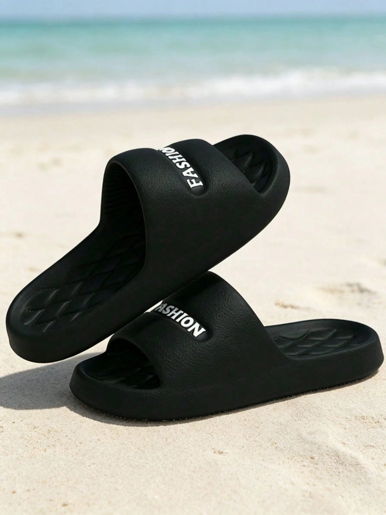 Men's Embossed Fashion Letter Lightweight Open Toe Slide Sandals, Single Upper Embossed White FASHION Letter Design, Soft Lightweight Waterproof EVA Material, Rhombus Pattern Non-Slip Thickened Cushio