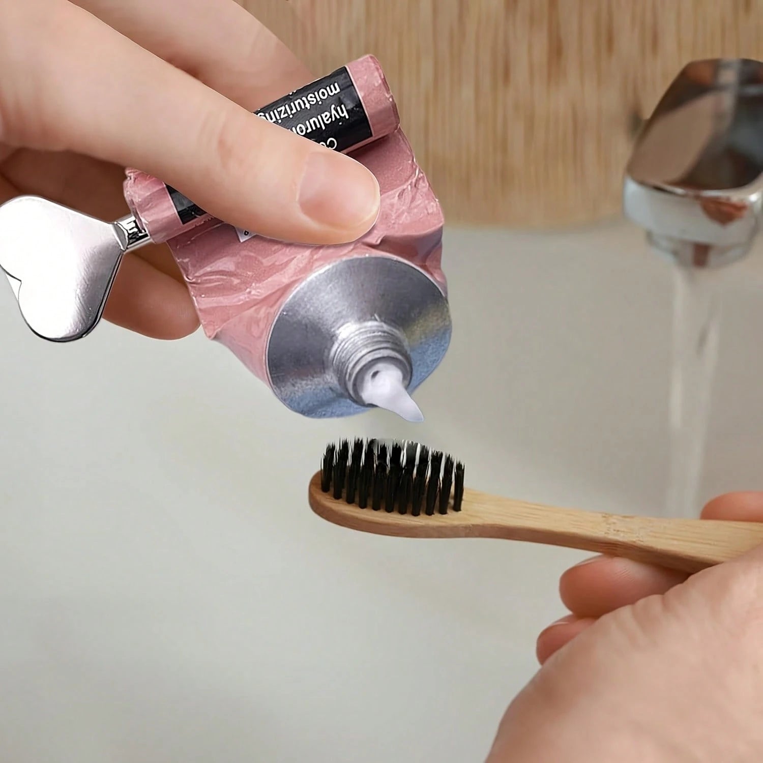 Mini Manual Toothpaste Squeezer Tube Dispenser Tool, Toothpaste & Facial Cleanser Squeezer, Bathroom Accessory