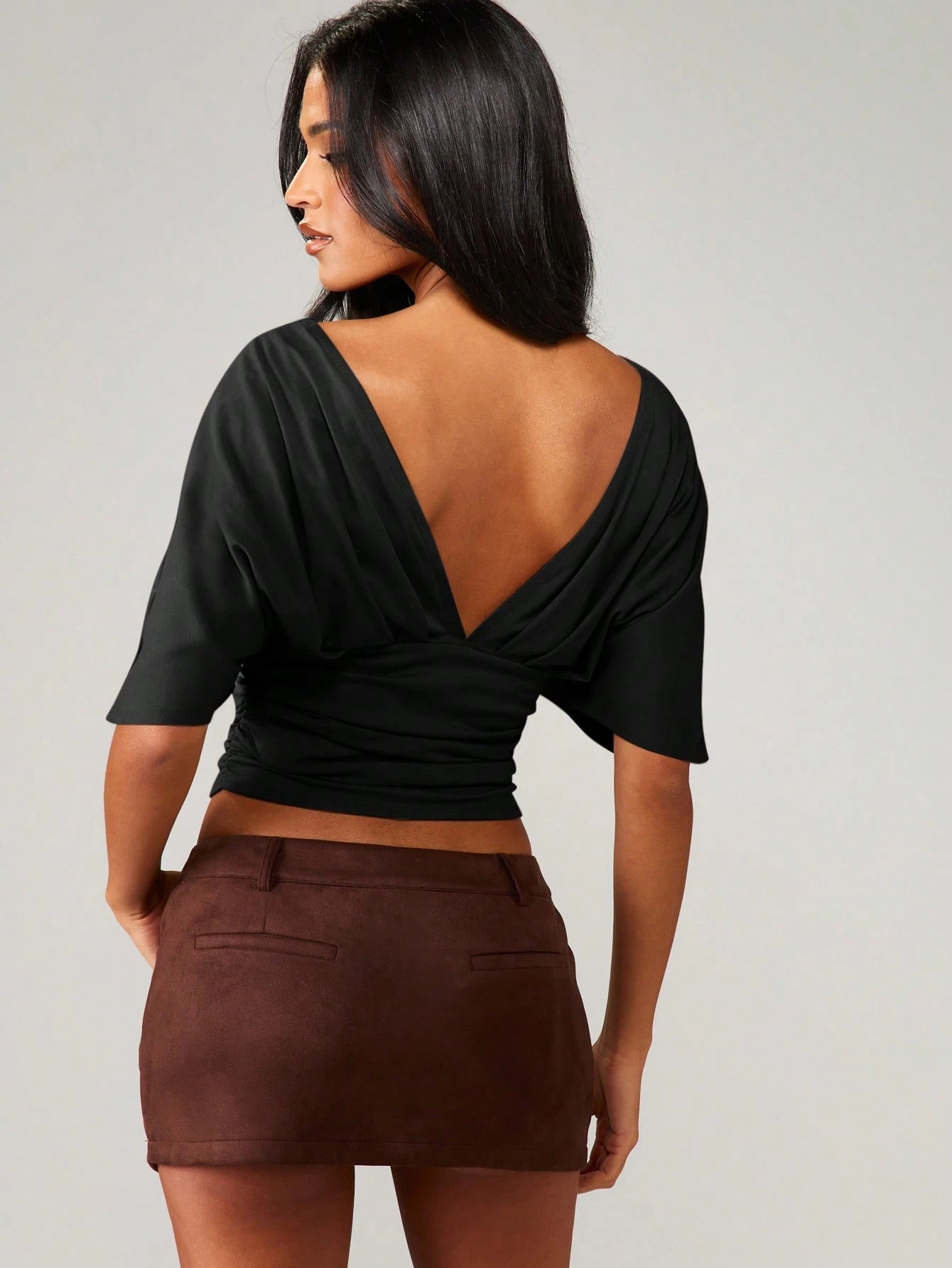 MISSGUIDED Deep V Neck Twist Front Crop Top With Ruched Waist And Off Shoulder Sleeves
