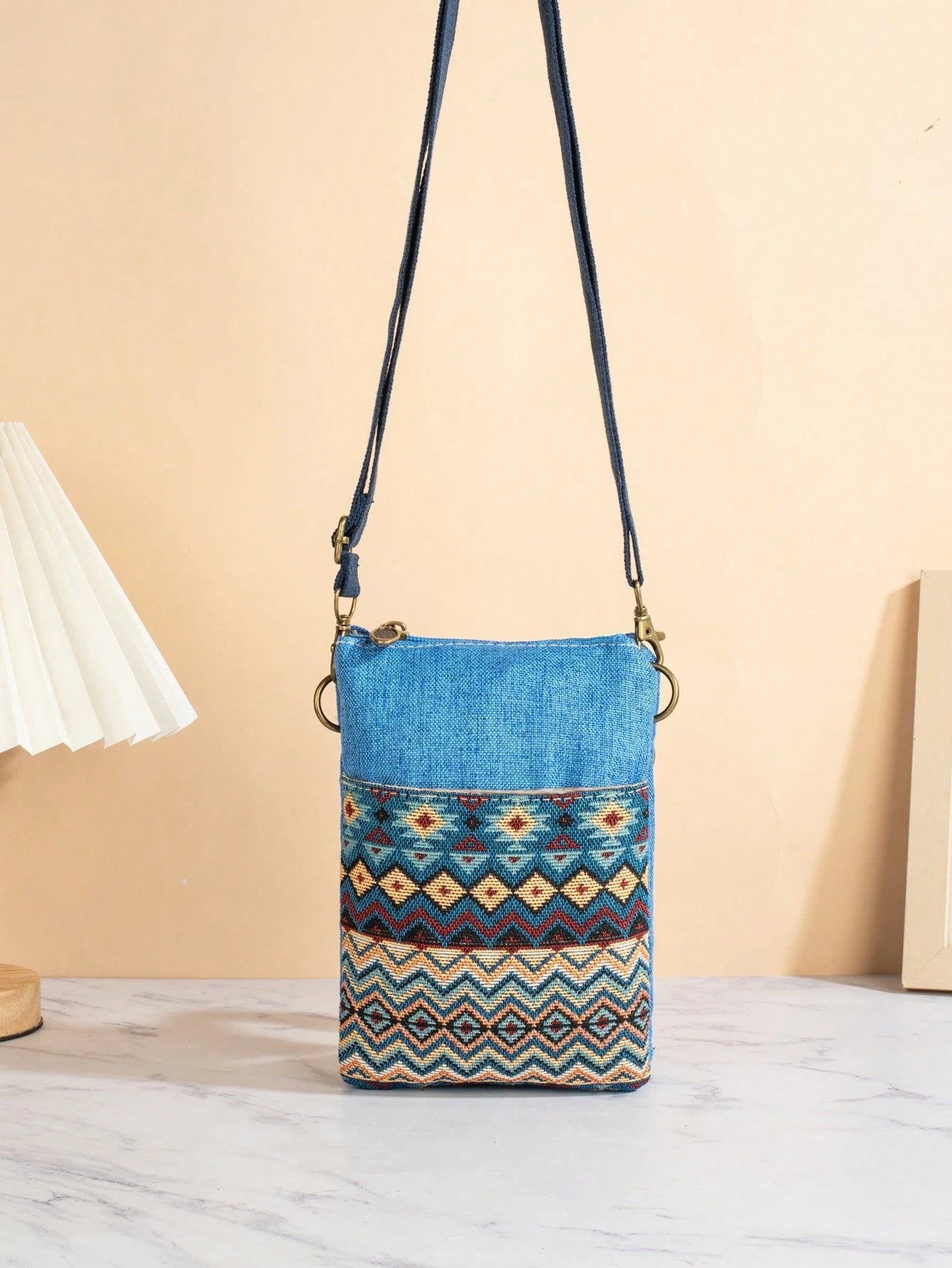 Multi-Compartment Jacquard Crossbody Phone Bag- Bohemian Style, With Adjustable Zipper, Suitable For Women's Bohemian Outfits