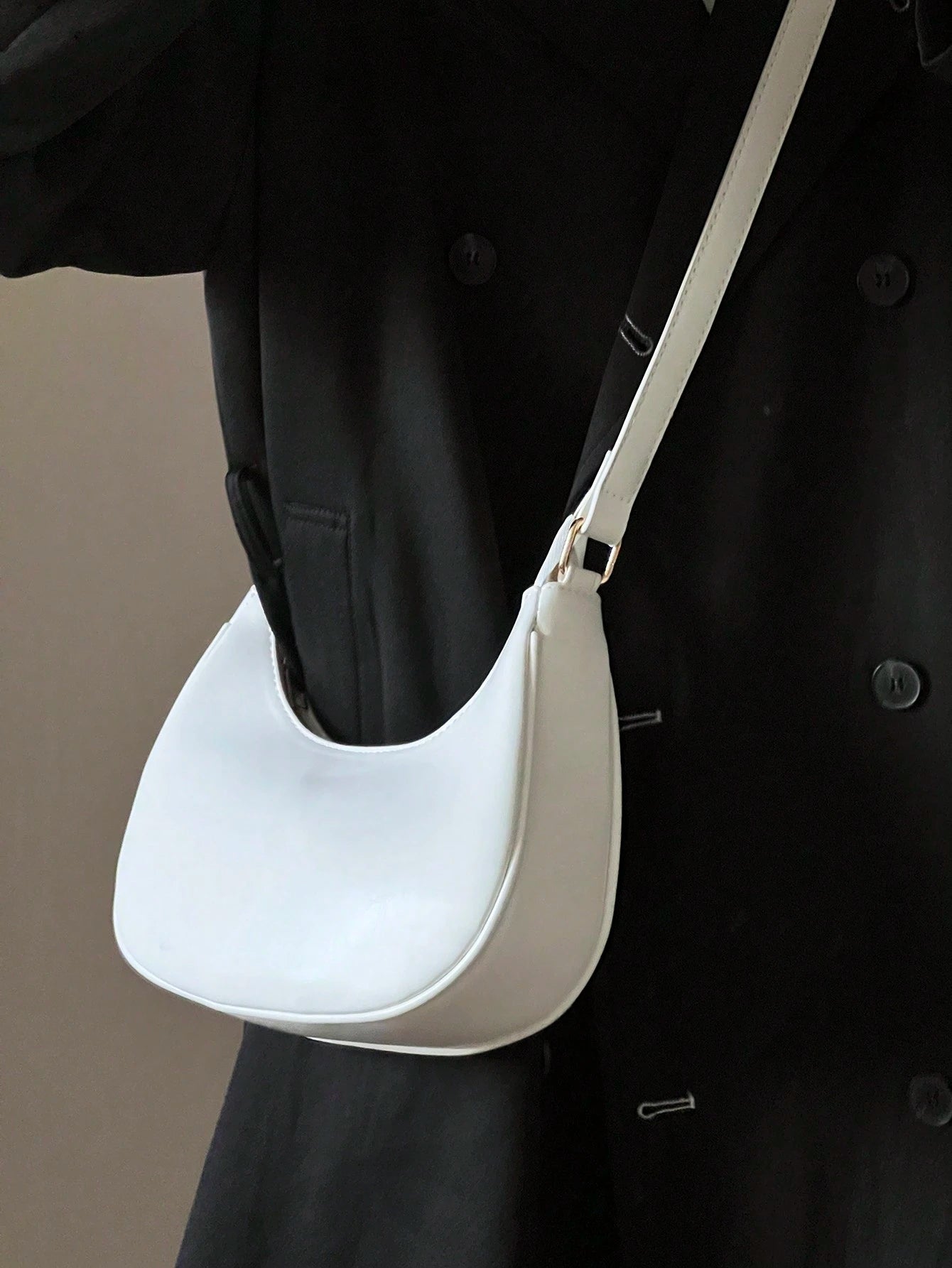 New Fashionable And Classic Lunar White Shoulder Bag With Detachable Straps, Suitable For Casual And Daily Outings