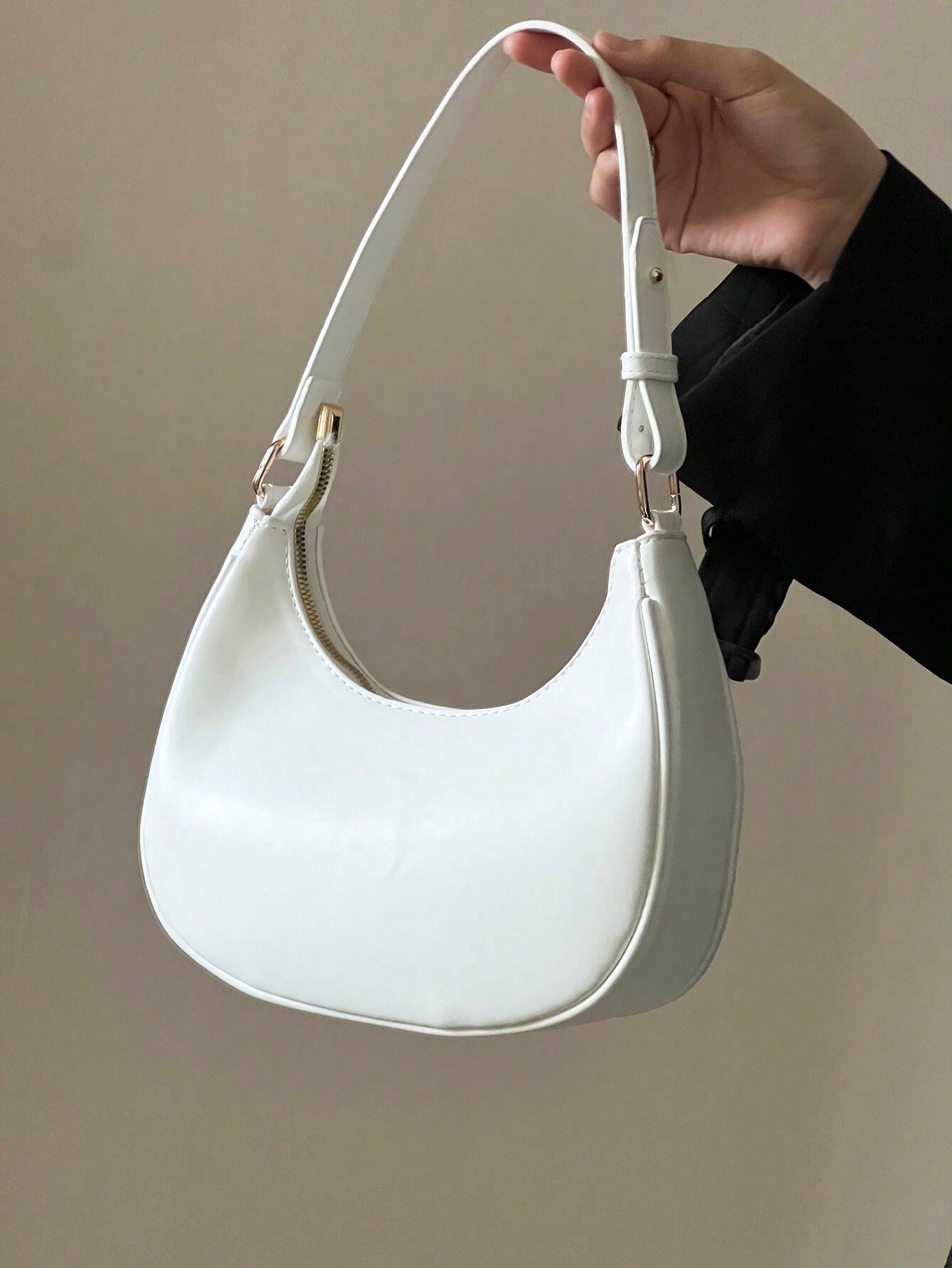 New Fashionable And Classic Lunar White Shoulder Bag With Detachable Straps, Suitable For Casual And Daily Outings