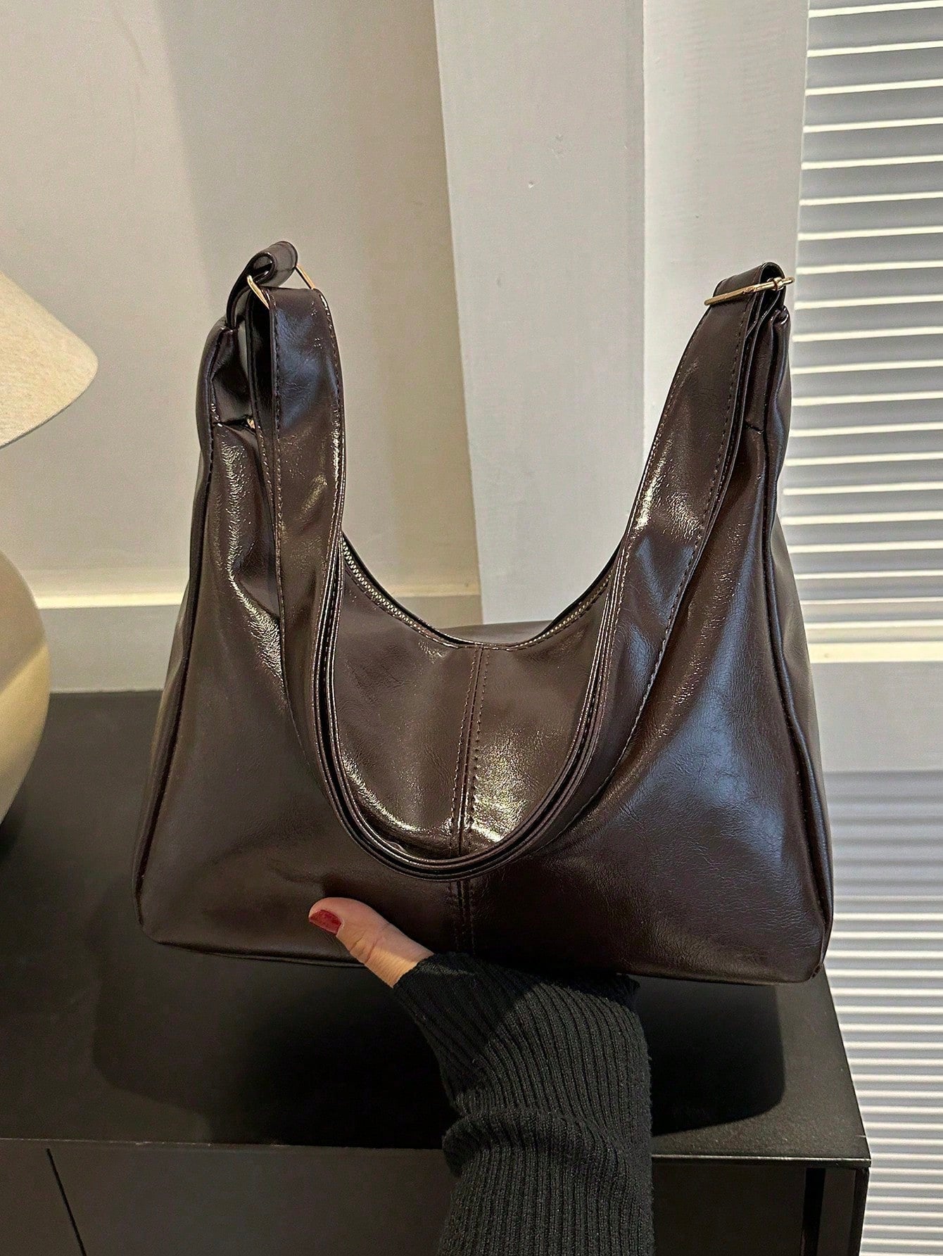 New Textured Handbag, Fashionable Casual Commuter Crossbody Bag, Soft Tote Bag, Women's Large Capacity Versatile High-End Textured Niche Commuter Bag