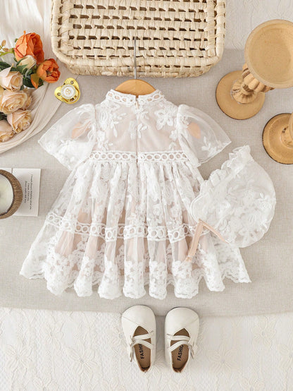 Newborn Baby Girl White Lace Dress,2 Pieces Puff-Sleeve Mesh Round Neck Fitted Christening Gown & Hat Set For Summer Baby Shower Baptism Party,Mom