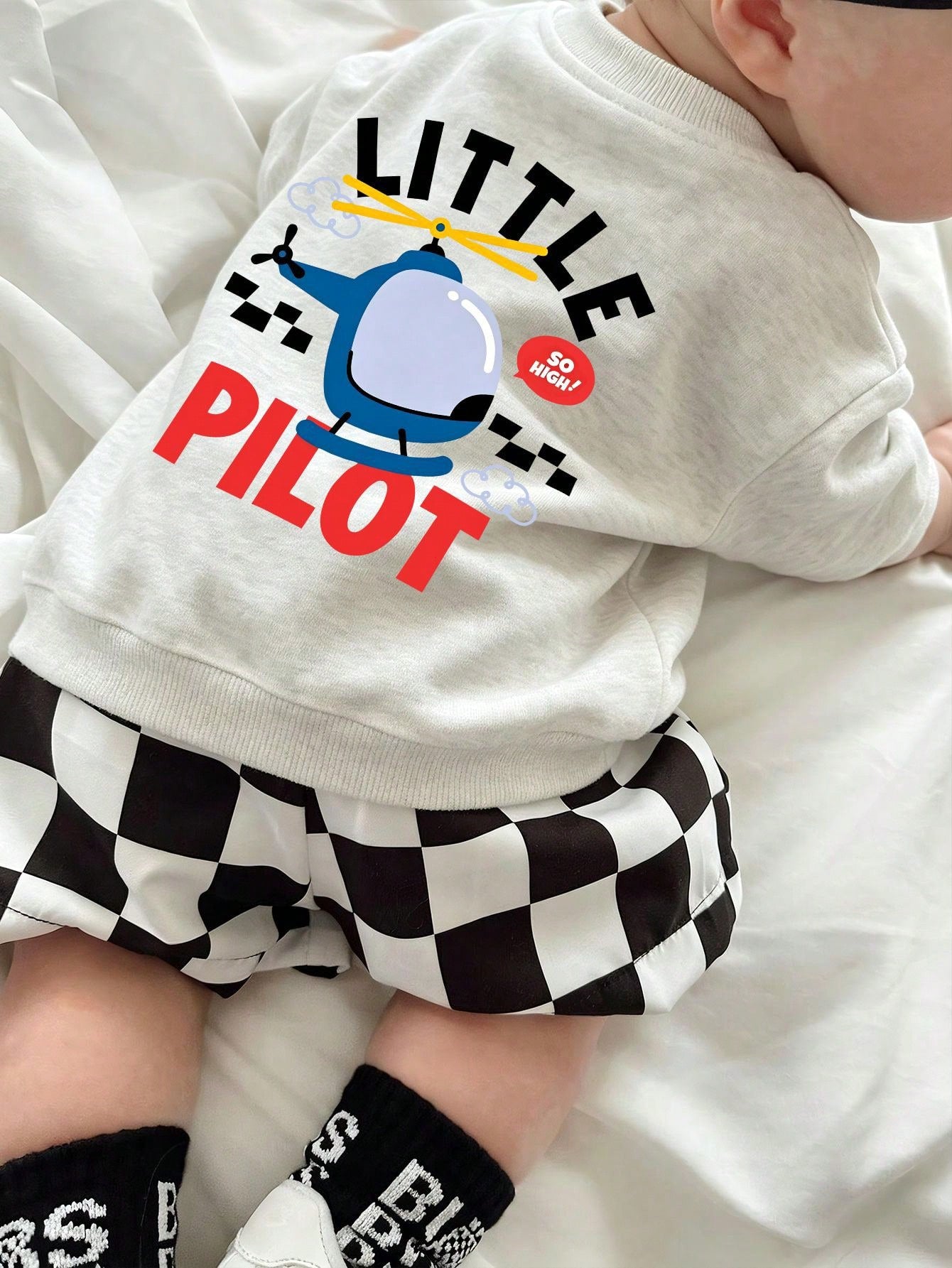 Newborn Creative Playful Helicopter Print Sweatshirt, Versatile Daily Baby Outfit Top, Suitable For Autumn And Winter Wear.