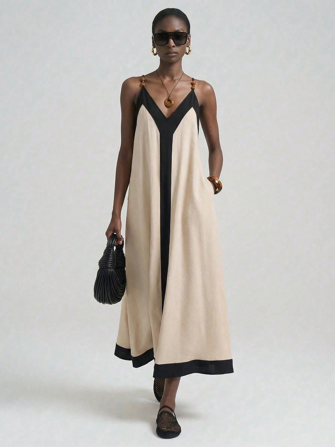 Ontre 2026 Spring/Summer Women's Colorblock Backless Dress, Elegant Minimalist For Beach, Holiday, Country Music Festival, Business Casual, Black