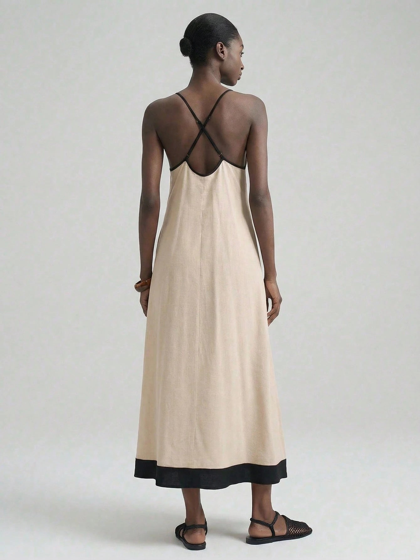 Ontre 2026 Spring/Summer Women's Colorblock Backless Dress, Elegant Minimalist For Beach, Holiday, Country Music Festival, Business Casual, Black