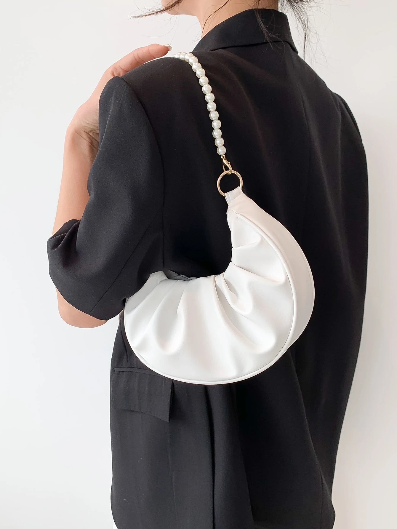 Plain Faux Pearl Chain Shoulder Bag For Women With Wrinkled Cloud Shape Handbags, Faux Pearl Bag, White Bag,Beach Bag