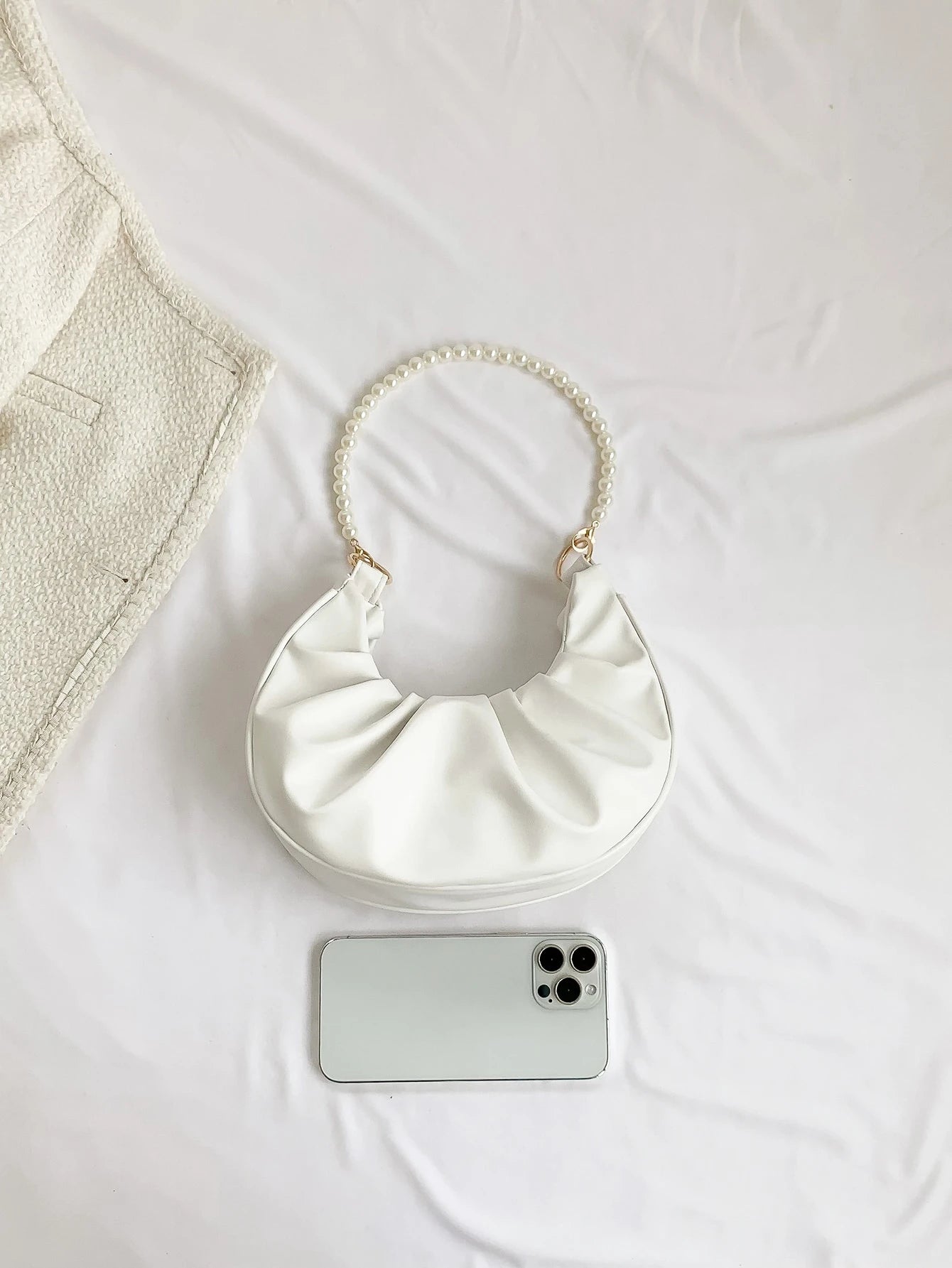 Plain Faux Pearl Chain Shoulder Bag For Women With Wrinkled Cloud Shape Handbags, Faux Pearl Bag, White Bag,Beach Bag