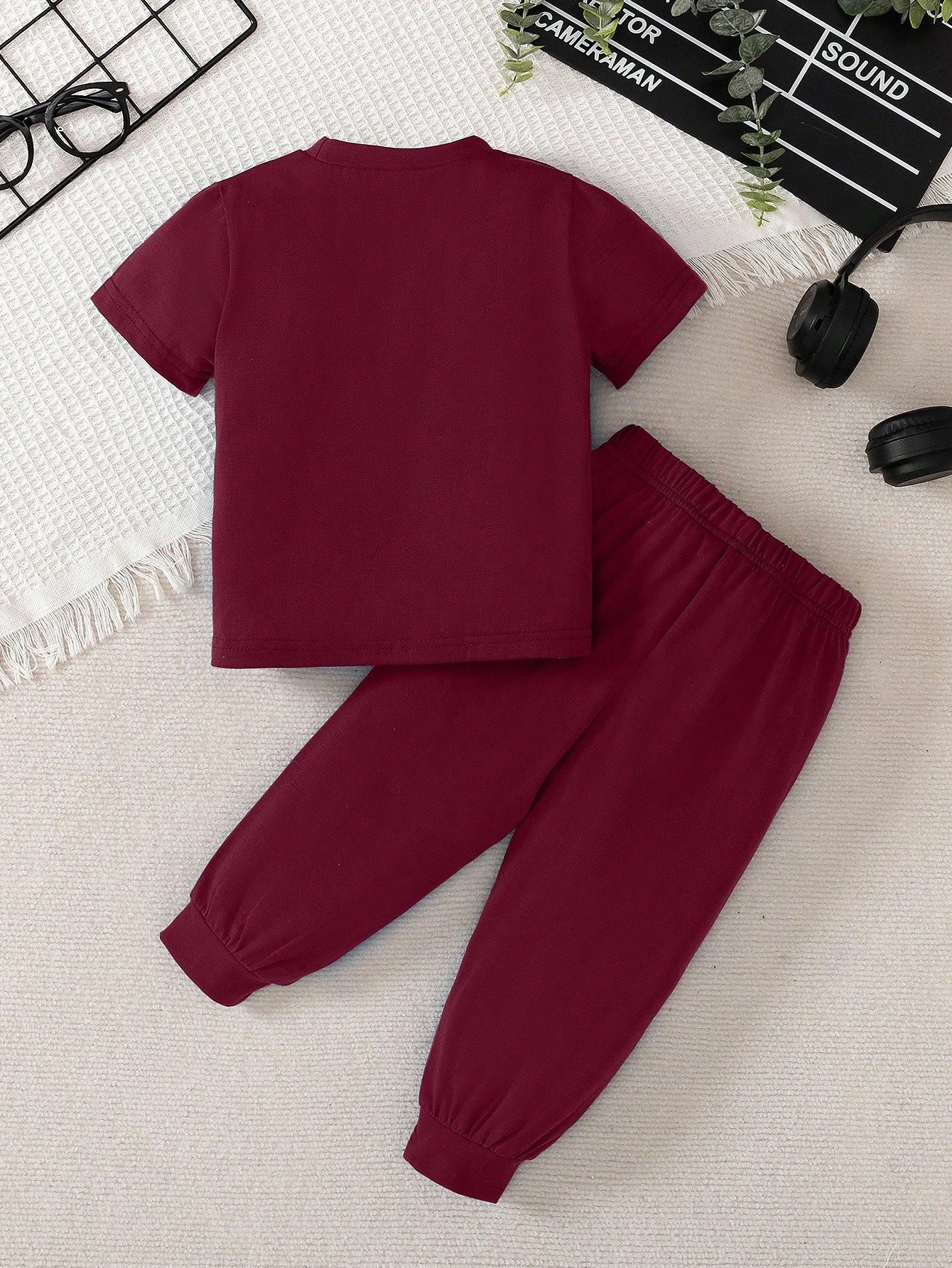 Playful Pals 2pcs/Set Baby Boy Burgundy Autumn Casual Outfit Color Block Letter Print Short Sleeve T-Shirt&Elastic Waist Pants City Break Fashion Kids Clothes