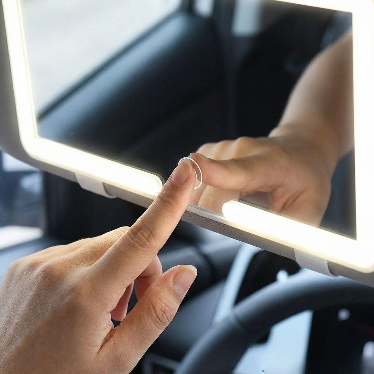 Portable Car Makeup Mirror With Sunshade And Smart LED Charging Function