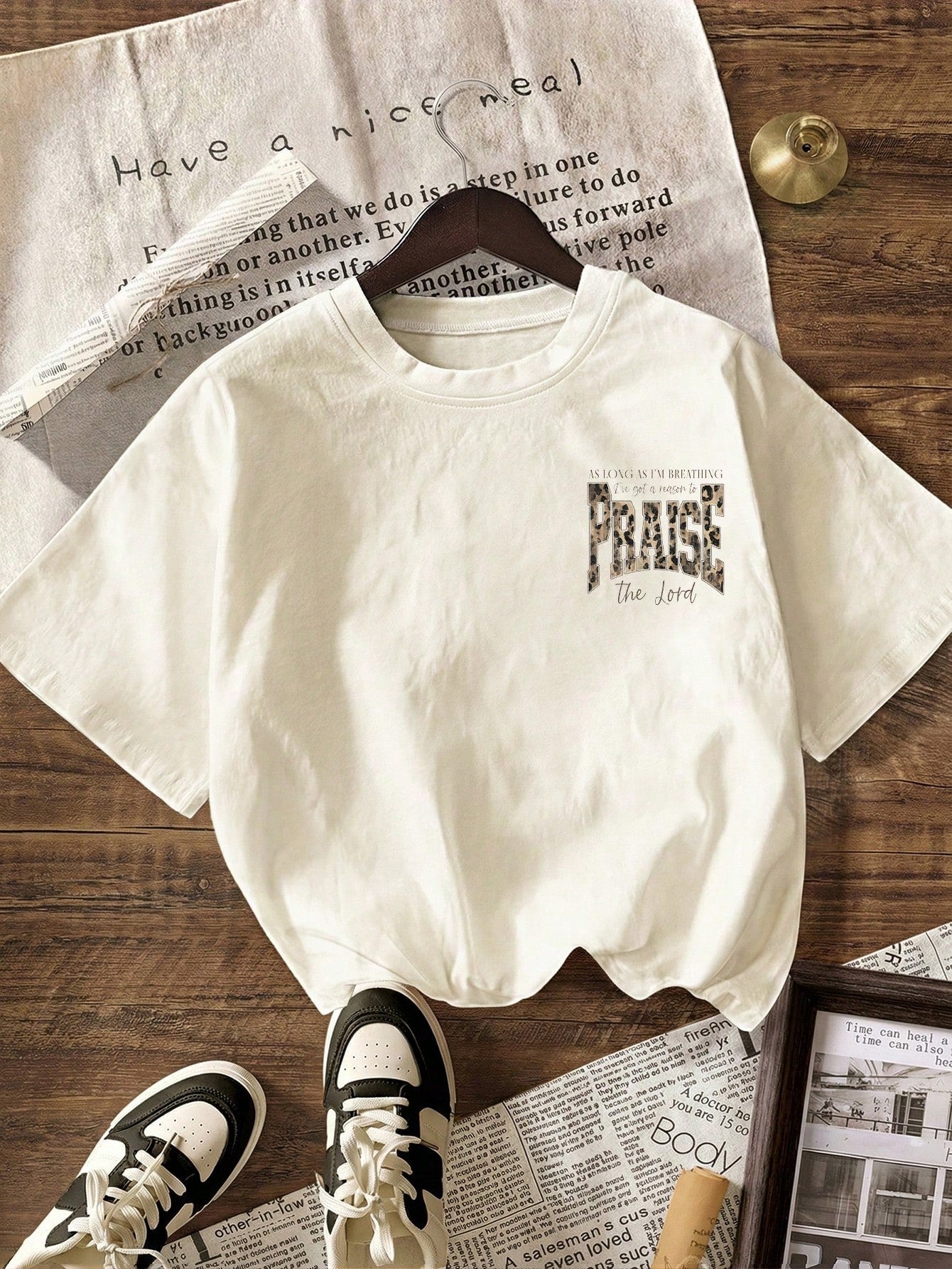 Praise The Lord Leopard Graphic T-Shirt, Christian Casual Round Neck Short Sleeve Tee For Women Summer