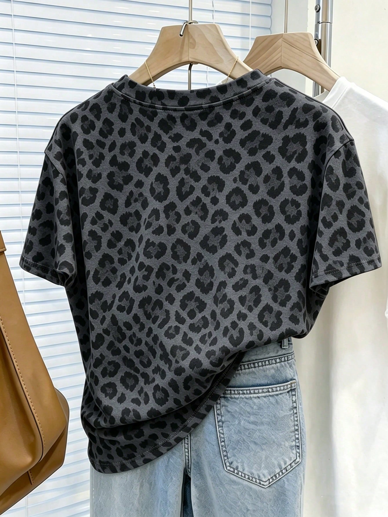 Resyla Ins Super Popular American Retro Leopard Print Loose Casual 2-Piece Set, Korean Style Slouchy Grey Leopard Print Home & Outdoor 2-Piece Outfit, Sweet Cool Hot Girl Style Polka Dot Leopard Print