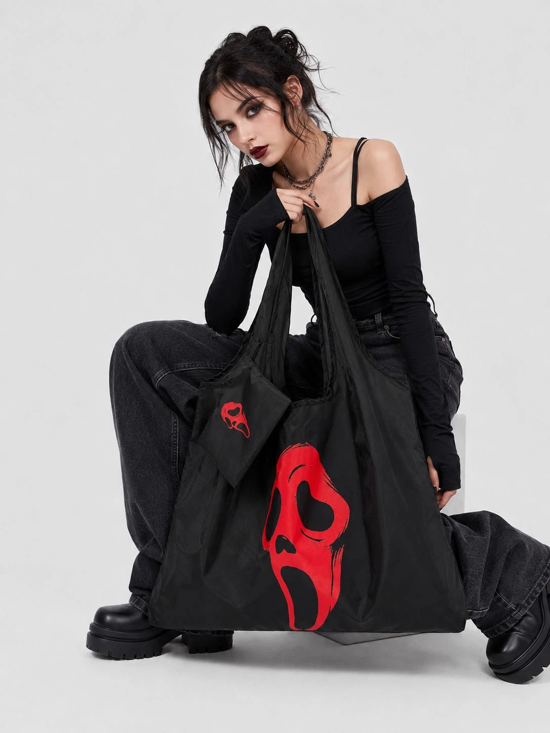 ROMWE Goth Star Print Large Capacity Foldable Shopper Bag, Stars Hollow Women Bag