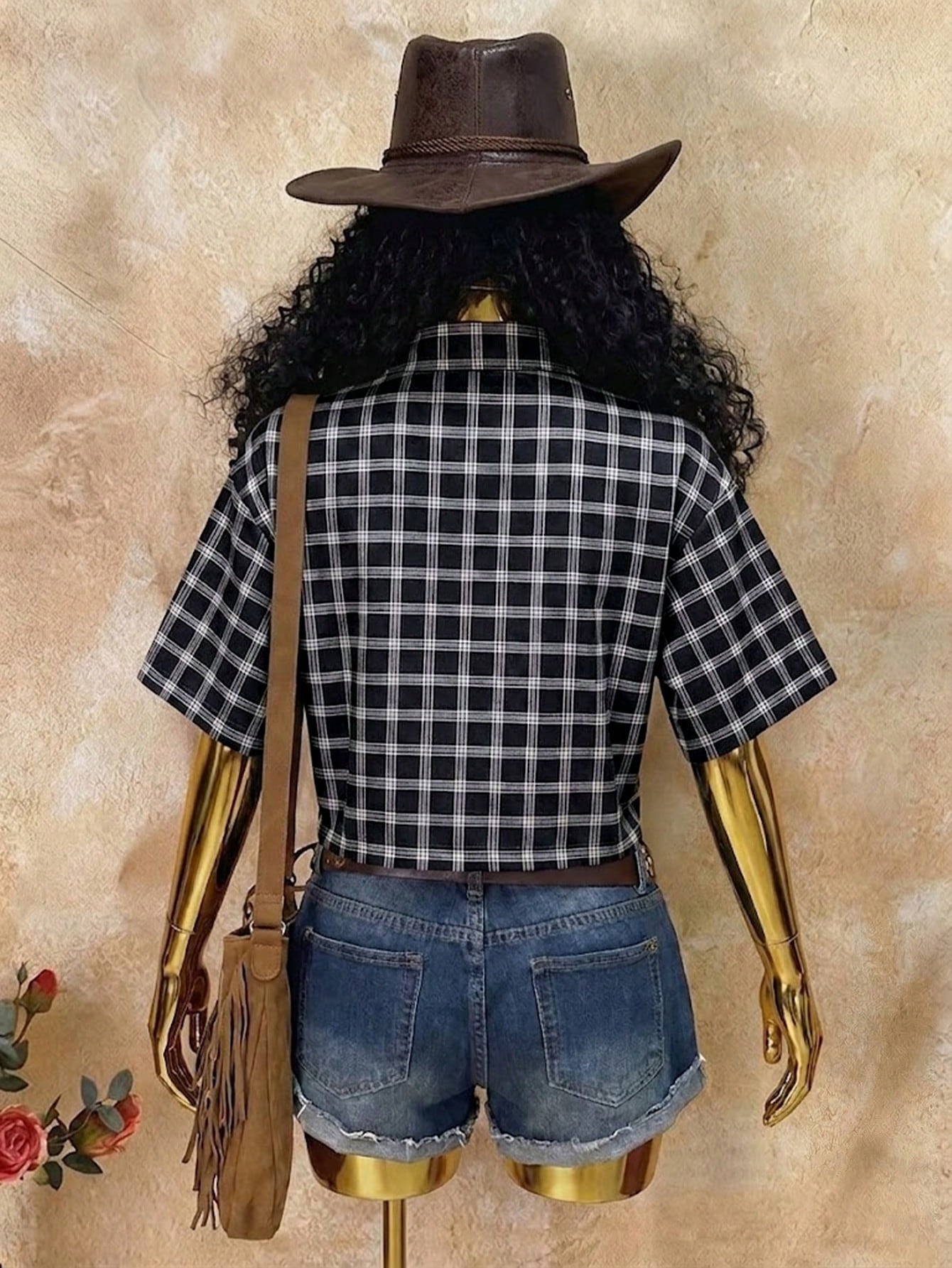 Rovax Women's Vintage Black Plaid Short-Sleeve Shirt; Y2K Style, Streetwear, Casual, Back-To-School.