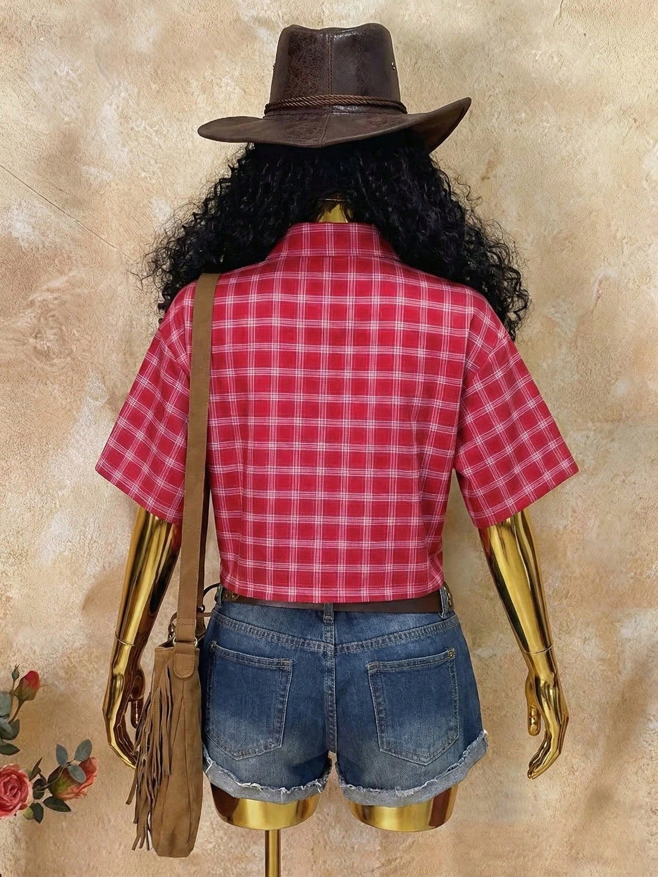 Rovax Women's Vintage Black Plaid Short-Sleeve Shirt; Y2K Style, Streetwear, Casual, Back-To-School.