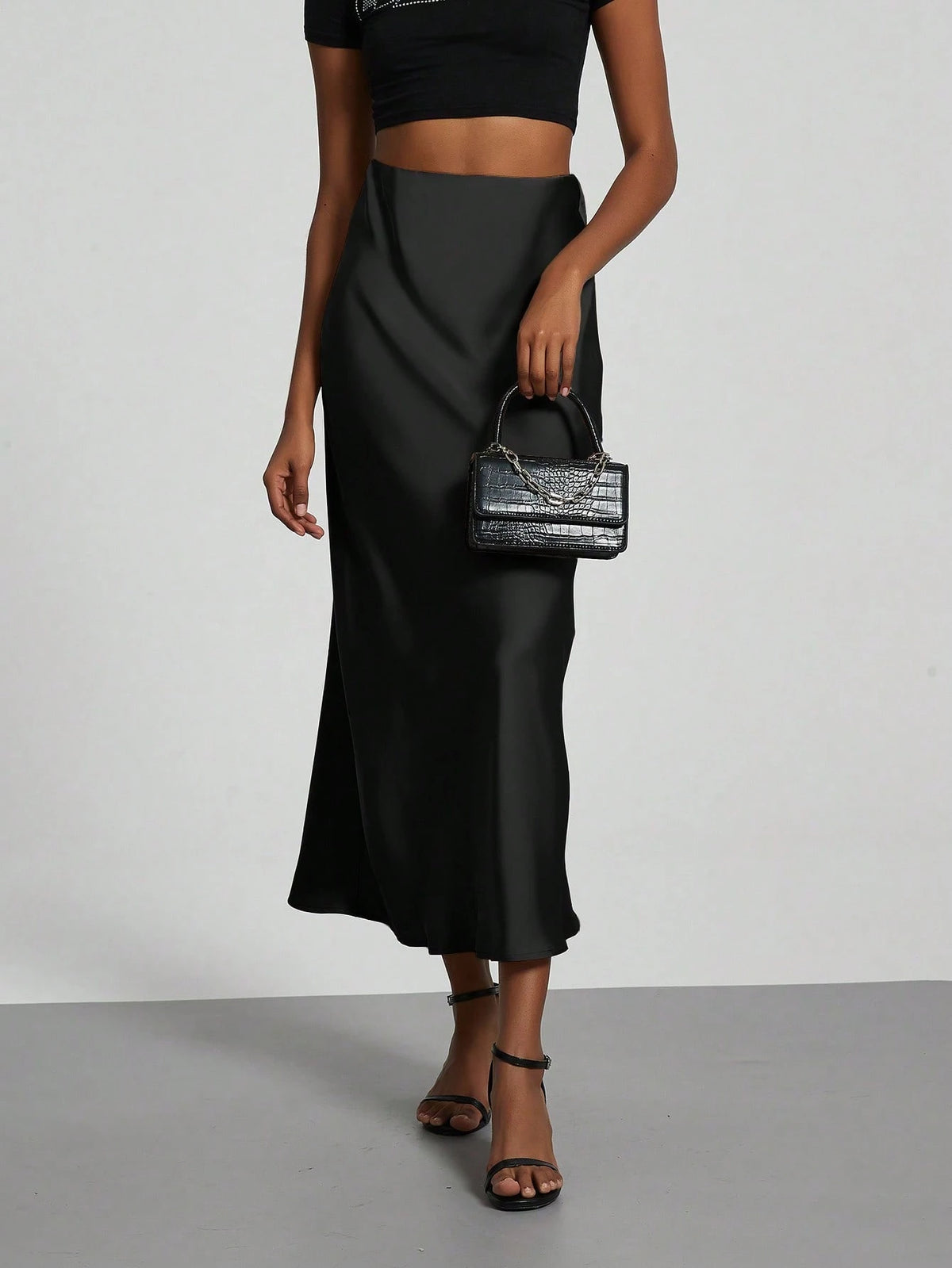 Se-Helo Women's Fashion Commuter Versatile Petite Version Elastic Satin Texture Seasonal Wearable Satin Skirt Midi Skirt- Black Spring, Quiet Luxury