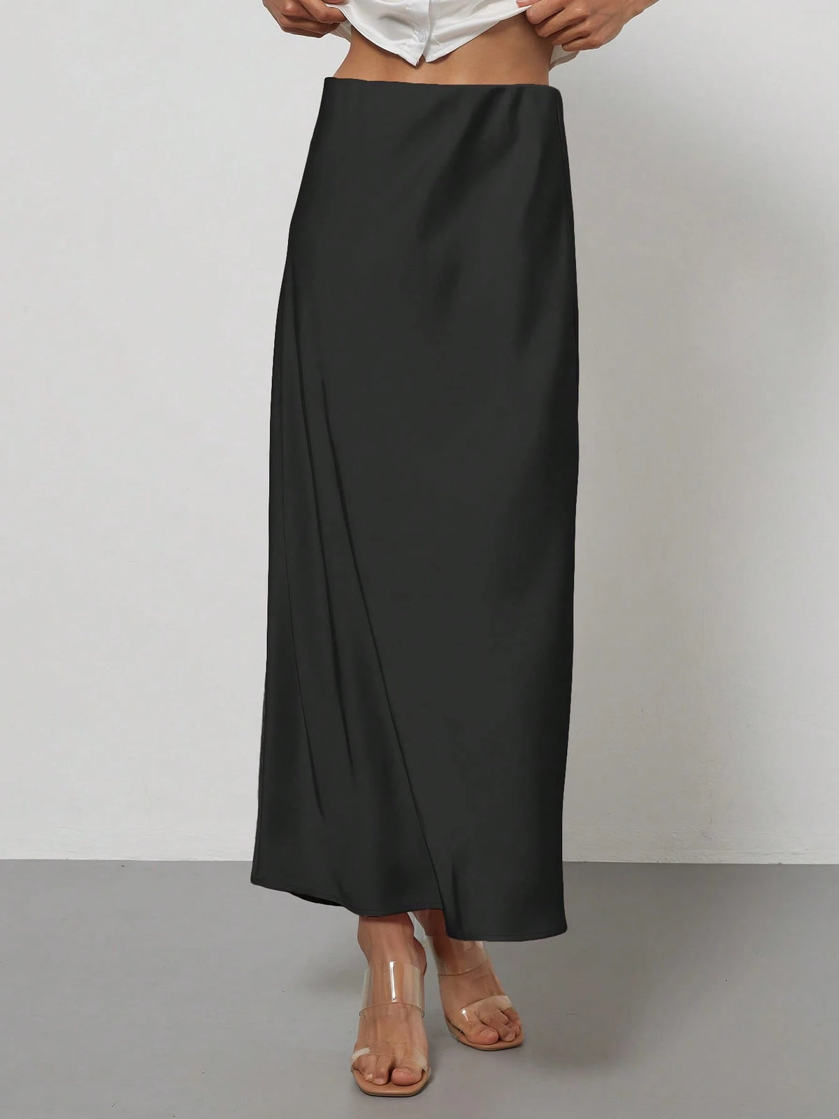 Se-Helo Women's Fashion Commuter Versatile Petite Version Elastic Satin Texture Seasonal Wearable Satin Skirt Midi Skirt- Black Spring, Quiet Luxury