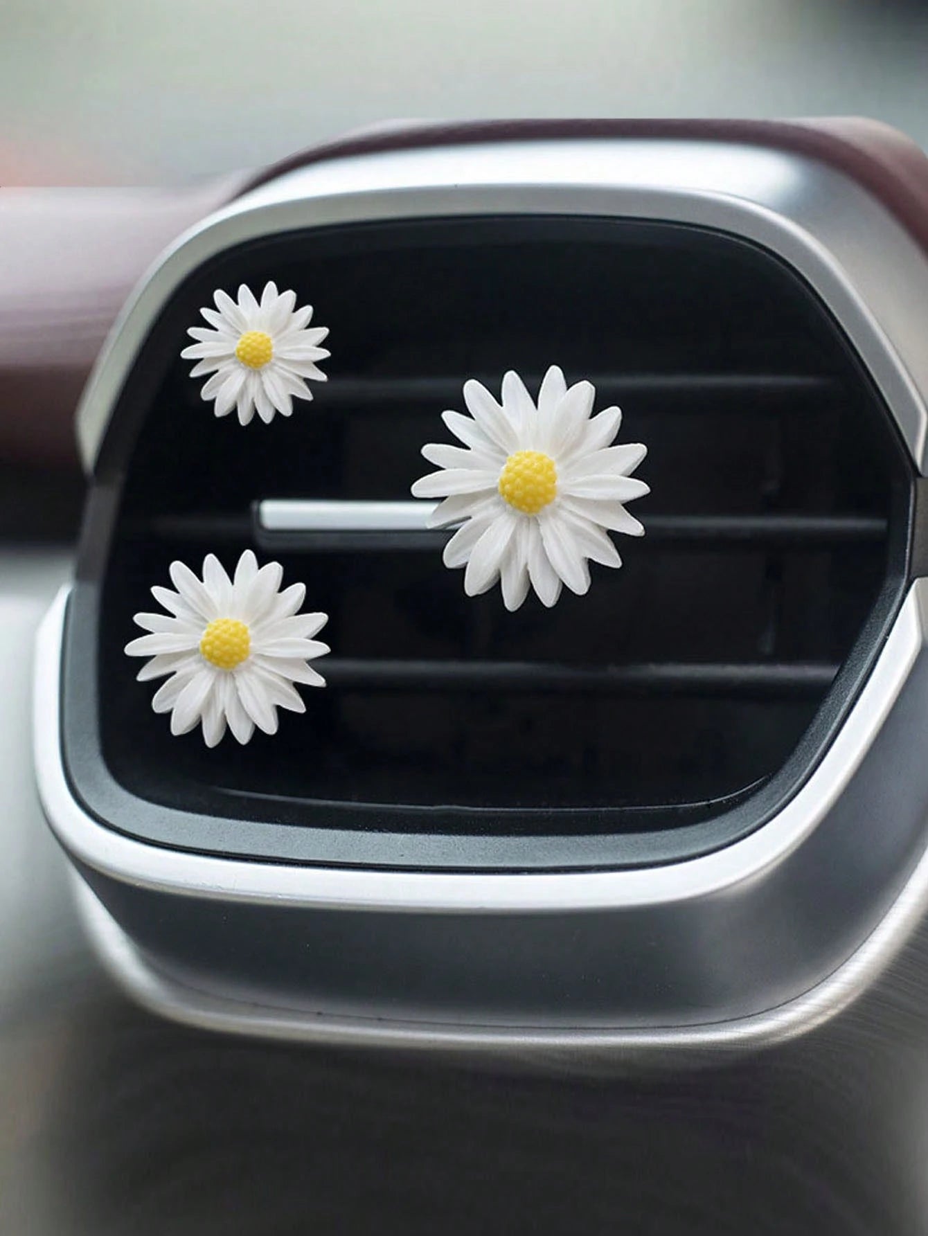 Set Of 3pcs/6pcs White Daisy Flower Car Fragrance Air Vent Clip, Car Interior Decor Accessory