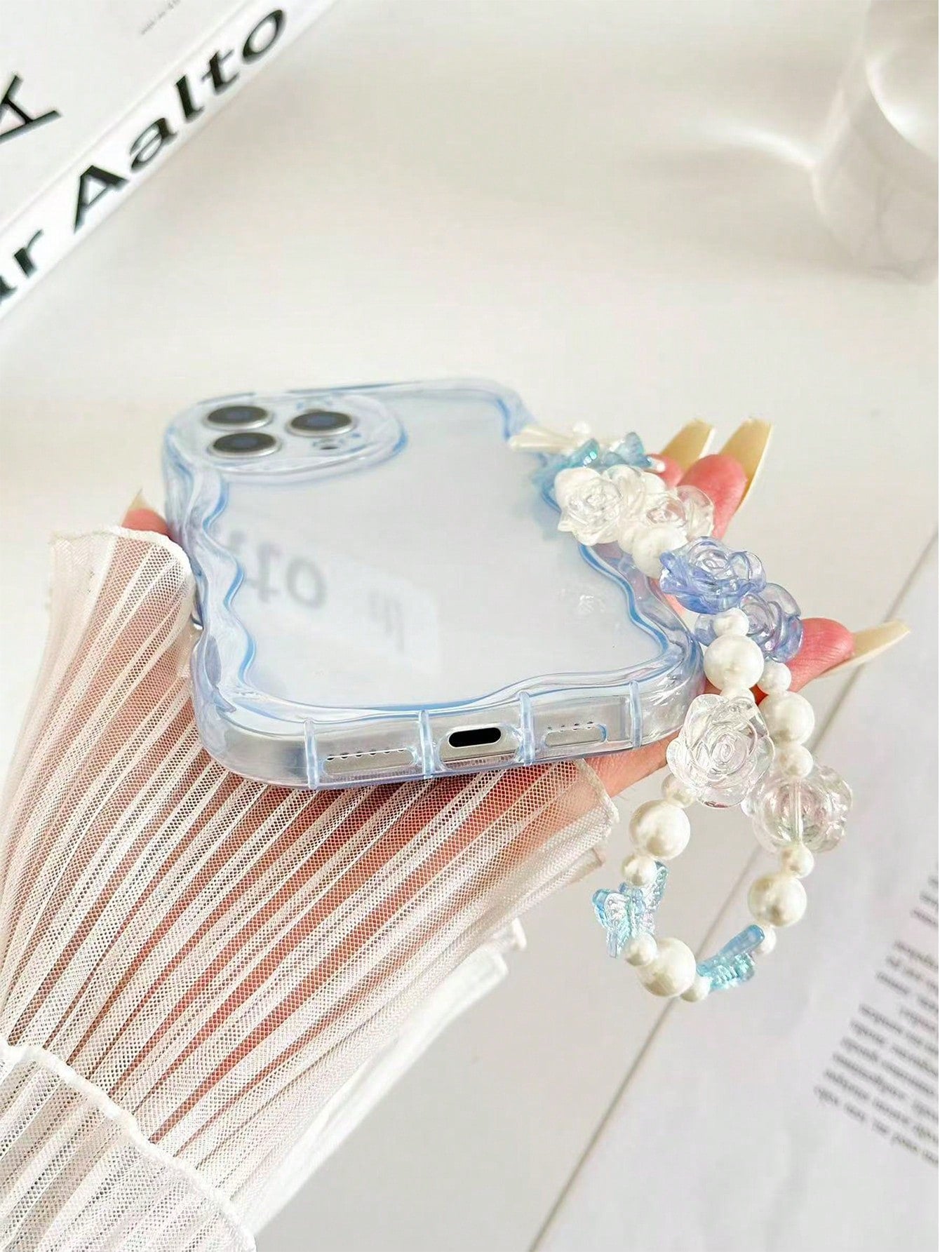 Shockproof Pearl Cream Textured Wavy Edge Solid Color Phone Case With Handmade Beaded Bracelet, Compatible With IPhone 17pro/17Air/17/17promax16/11/16pro/16plus/16promax/16e/15Promax/13/14/12/XS/XR/7G