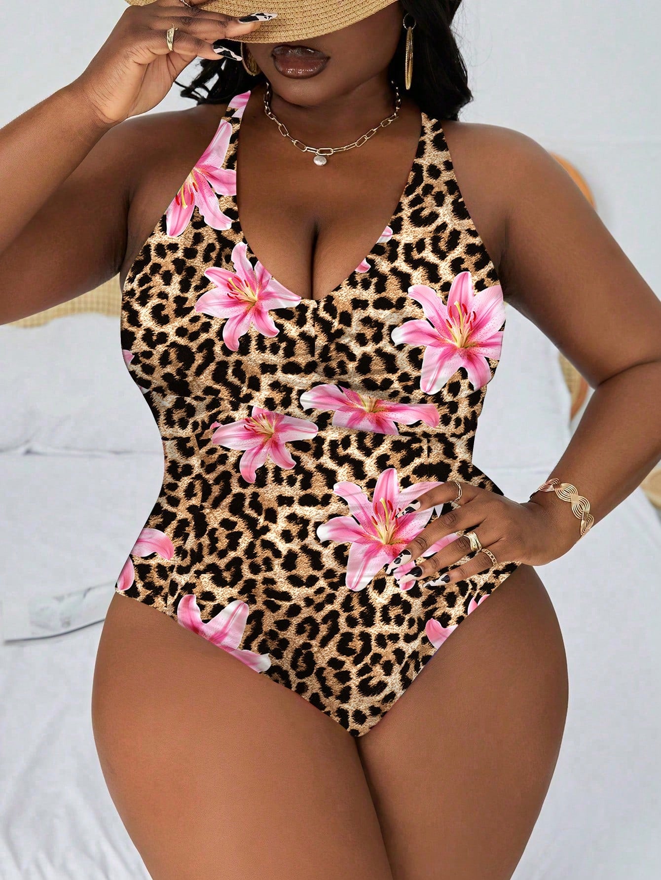 Slaydiva Plus Size Floral Print One-Piece Swimsuit, Simple & Figure-Flattering, For Summer Beach Vacation