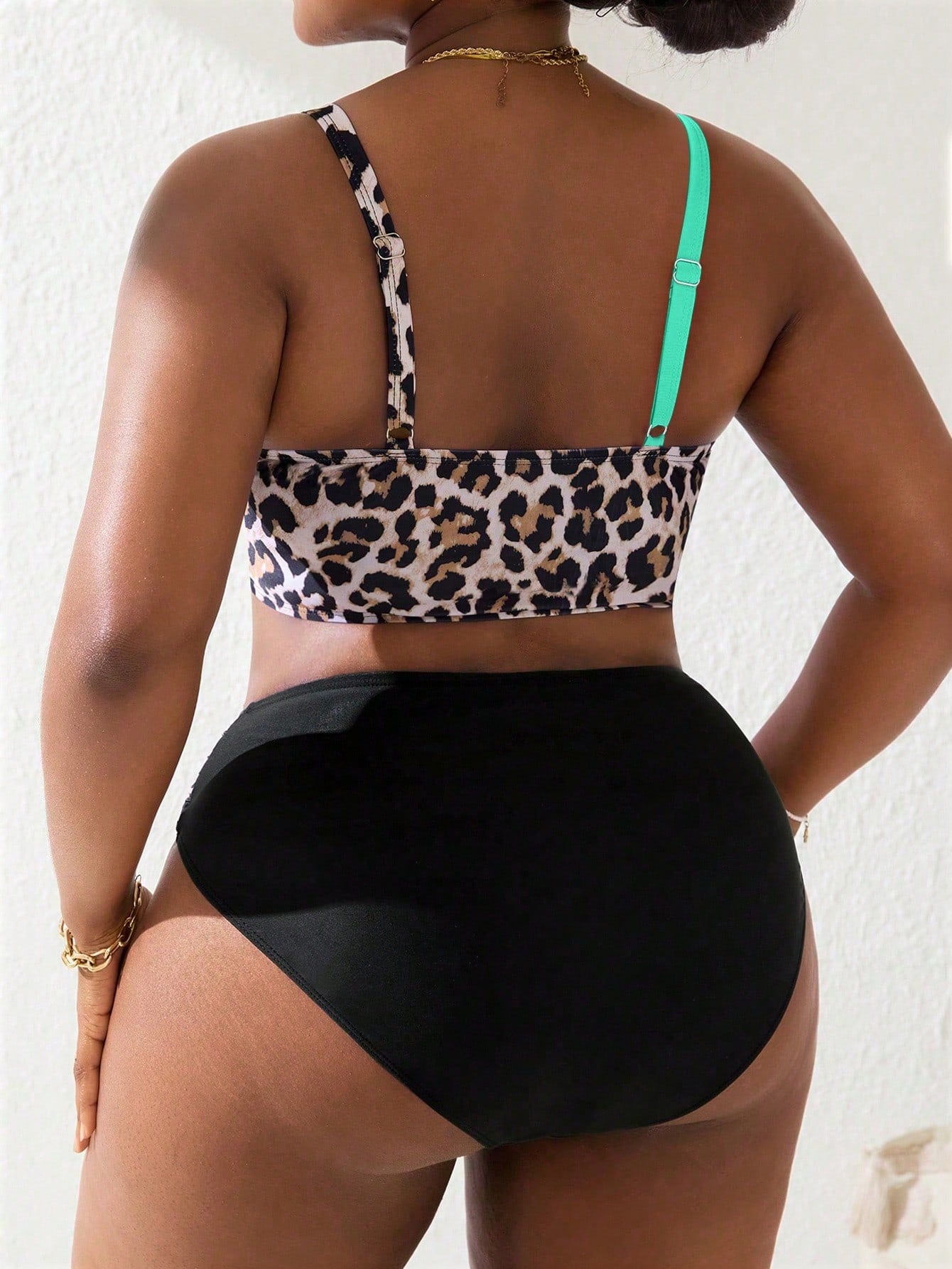 Slaydiva Plus Size Women's 2pcs/Set V-Neck Leopard Print Criss-Cross Splicing Briefs Set, Summer Beach Bikini Set
