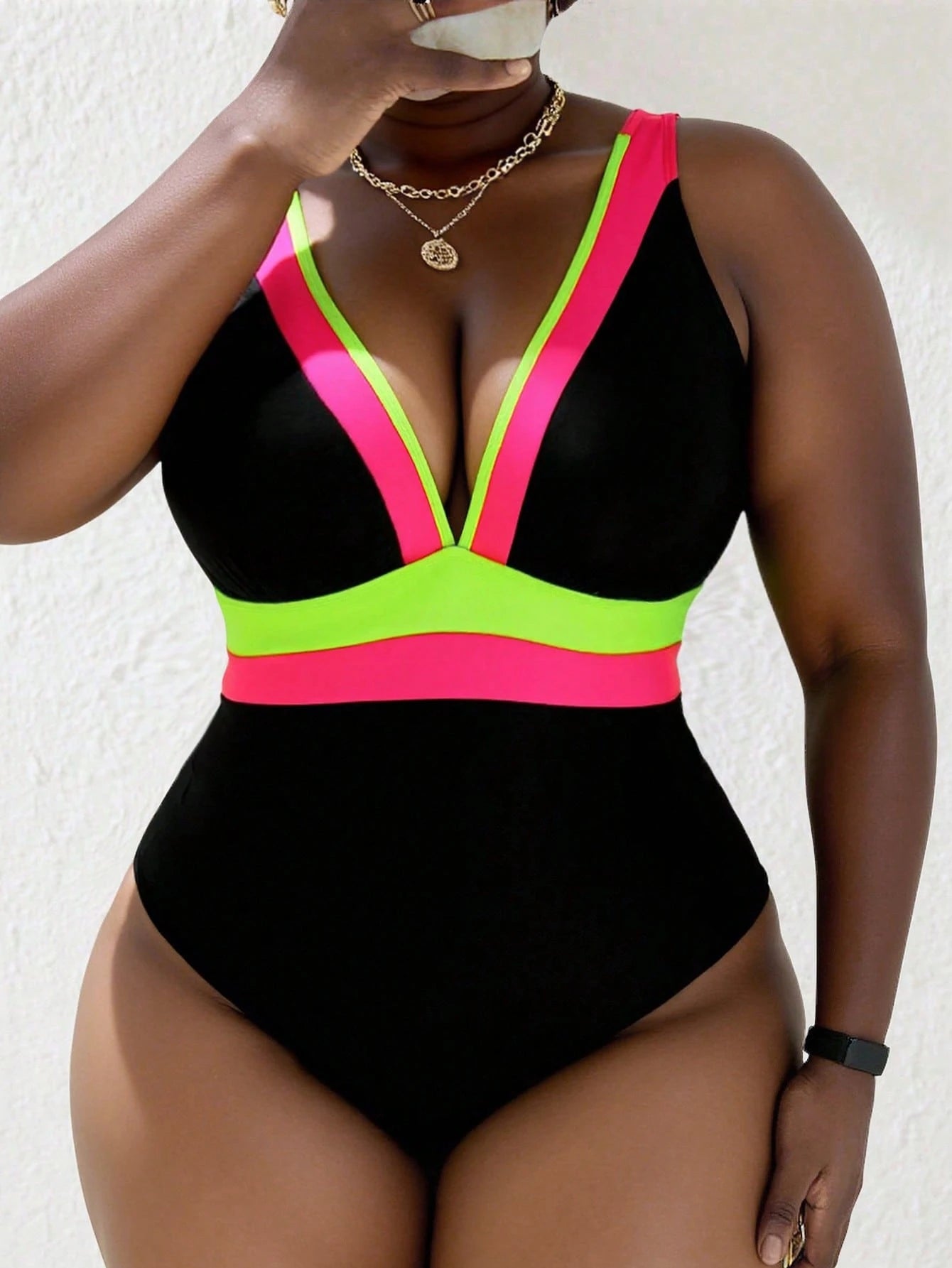 Slaydiva Plus Size Women's Deep V Neck Color Block Hollow Back One-Piece Swimsuit, Summer Beach Vacation