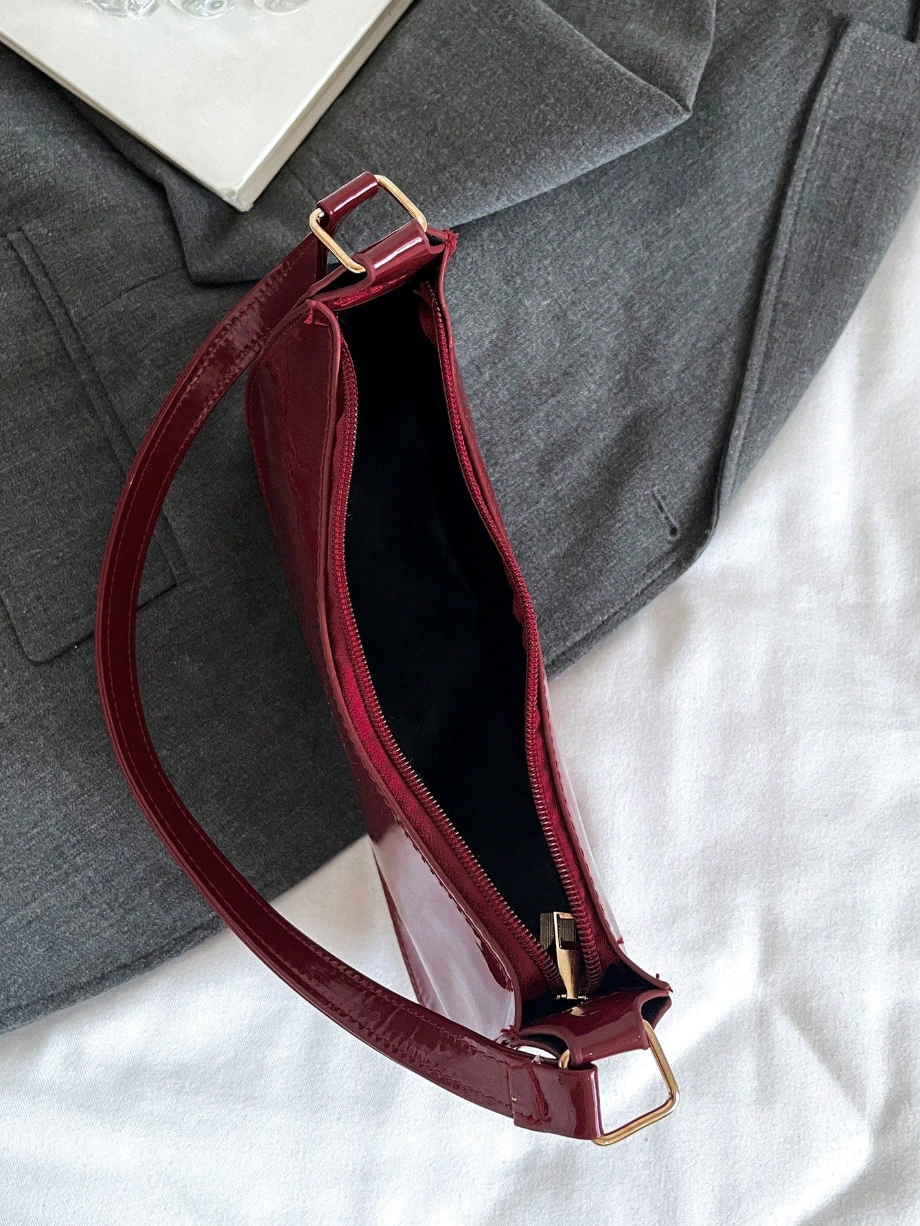 Solid Color Minimalist Zipper Closure Shoulder Bag Stylish Simple Crescent Bag, Zipper Shoulder Bag, Faux Leather Solid Color Purse, Burgundy Bag& New Year Ideal Gift, Fashionable Burgundy Bag, Old M