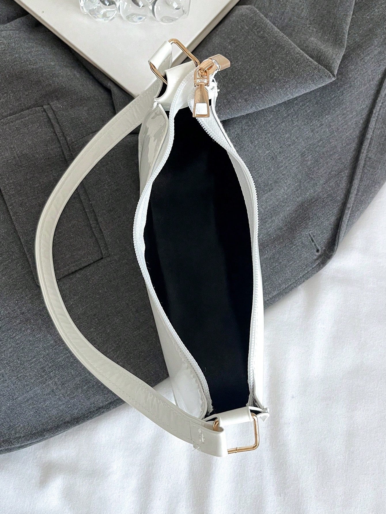 Solid Color Simple & Elegant Shiny Stylish & Cute & Atmospheric Shoulder Bag, Old Money