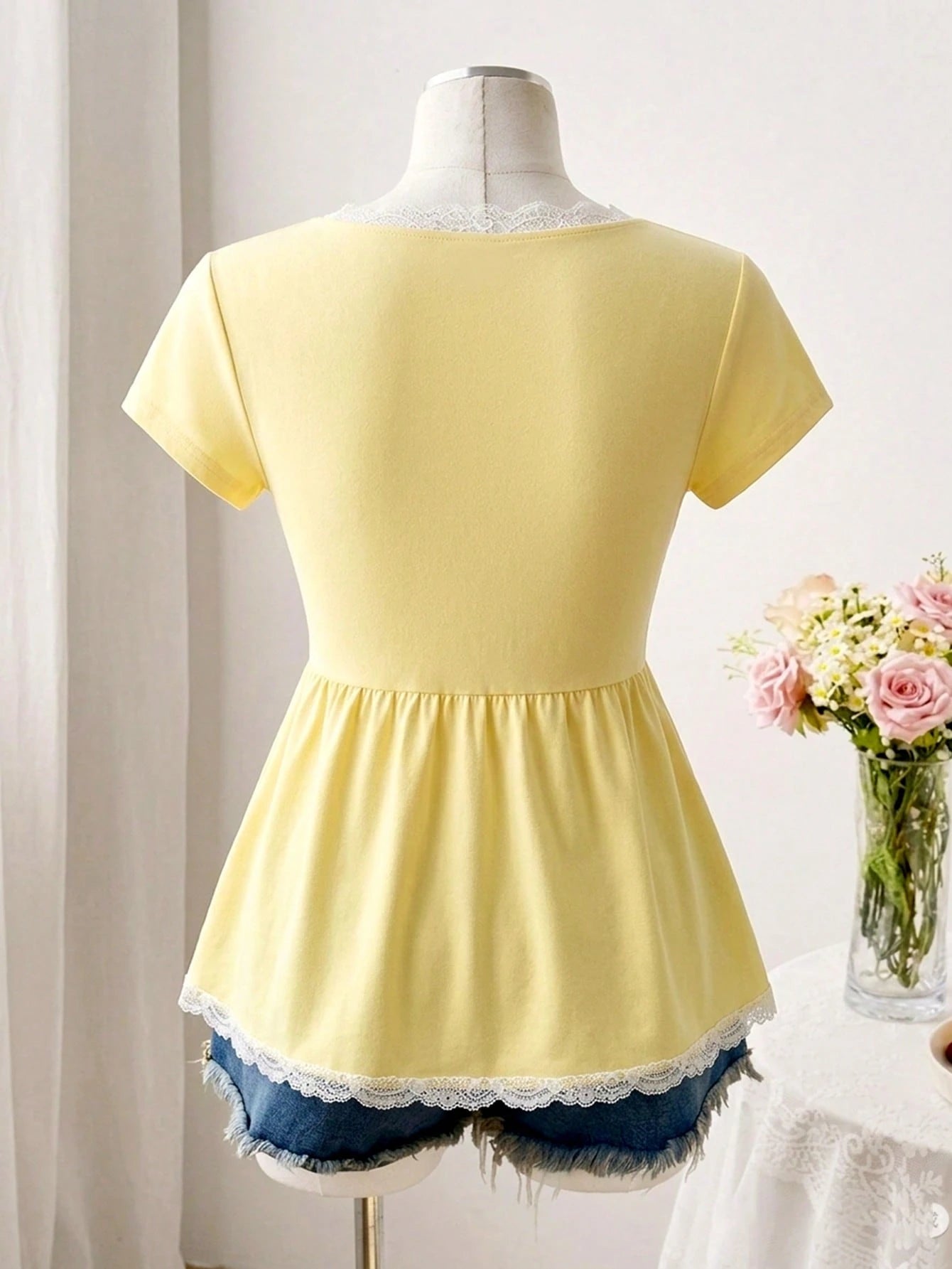 Sweetra Plus Size Women's Overlap V-Neck Lace Patchwork Waist Tie Fashion T-Shirt