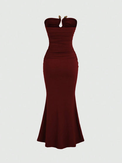 Sweetra Solid Color Pleated Circular Decor Strapless Sleeveless Burgundy Dress Maxi Women Outfit