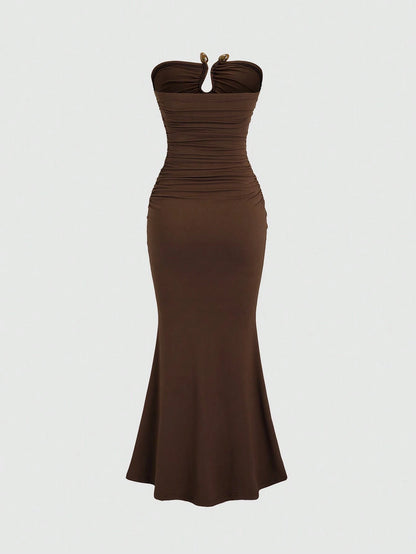 Sweetra Solid Color Pleated Circular Decor Strapless Sleeveless Burgundy Dress Maxi Women Outfit