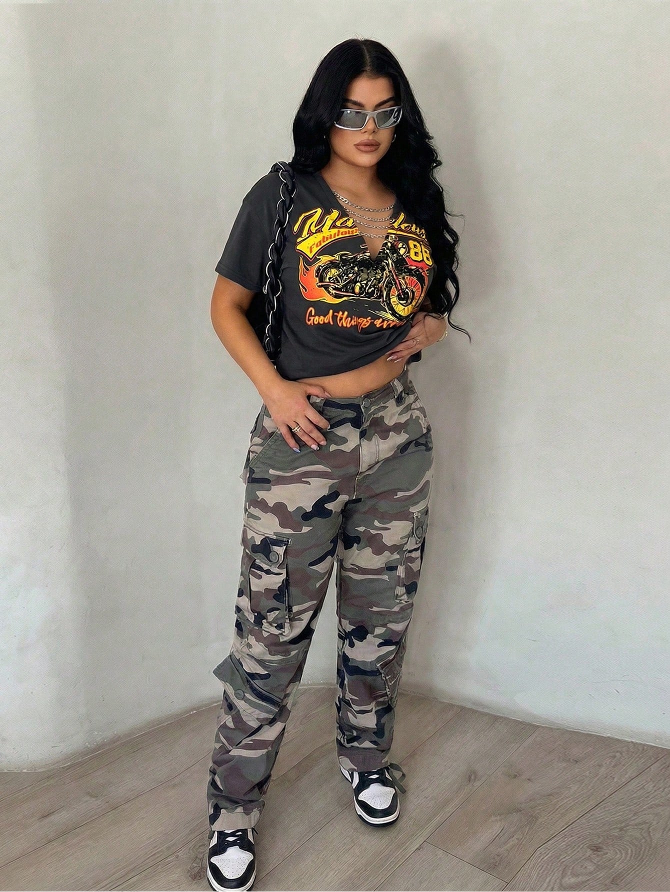 SXY Women's Plus-Size Dark Grey Casual Sommar Bussines Everyday Loose Punk Motorcycle Print T-Shirt,Retro Distressed Street Style Top With Metal Chain
