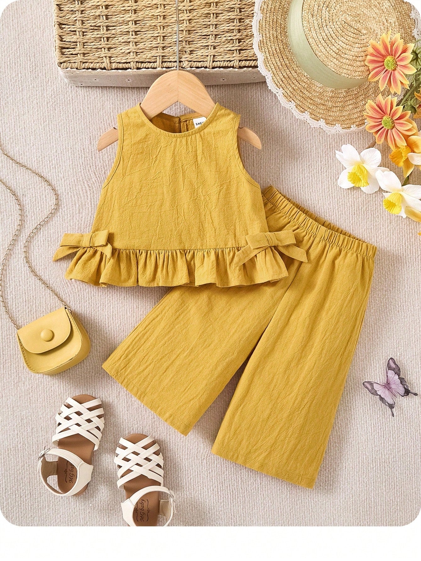 The 2-Piece Cute Baby Girl Casual Plaid Bow Sleeveless Vest And Elastic Waist Pants Set Is Suitable For Birthday Parties, Parties, Performances, Weddings, Baptisms, And Opening Ceremonies, And I