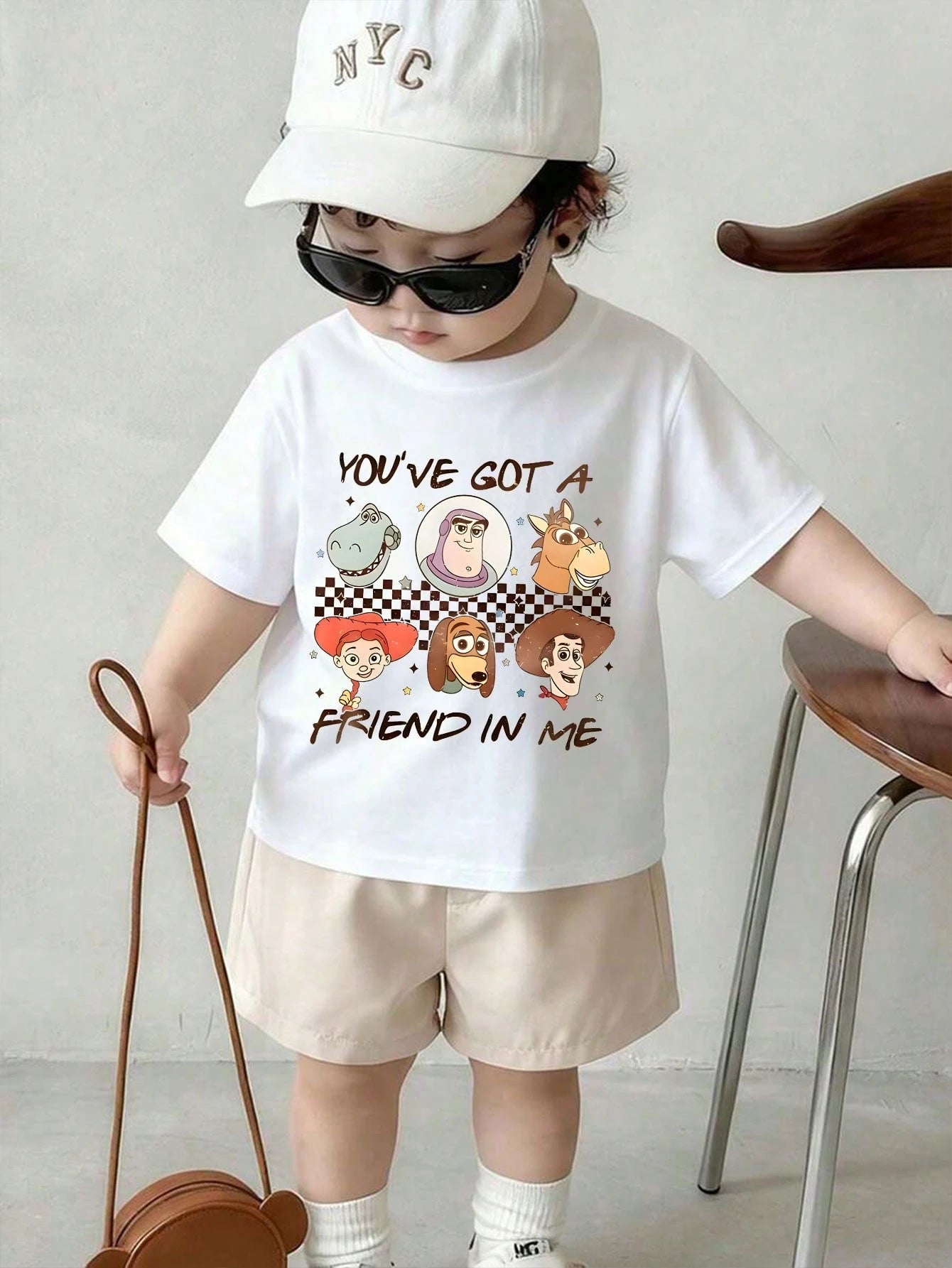 The Disney Casual And Simple Round-Neck Short-Sleeve T-Shirt Features Characters From 'Toy Story' And The Phrase 'You Are My Best Friend.' Designed Specifically For Infants, It Is Suitable For Both Bo